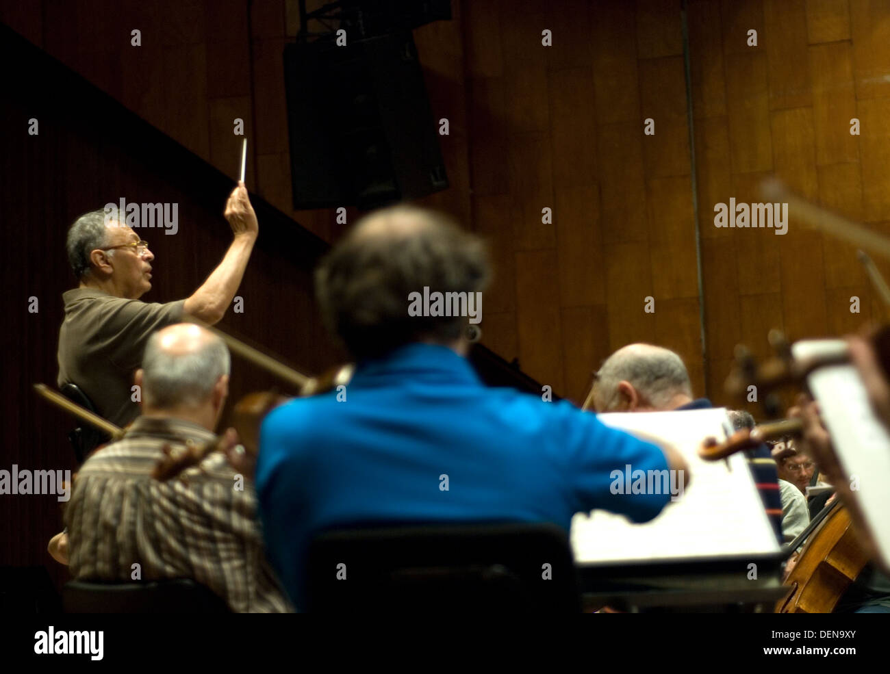 La prova della Israeli Philharmonic Orchestra con la direzione di Zubin Mehta conductor al Mann Auditorium di Tel Aviv, Israele Foto Stock