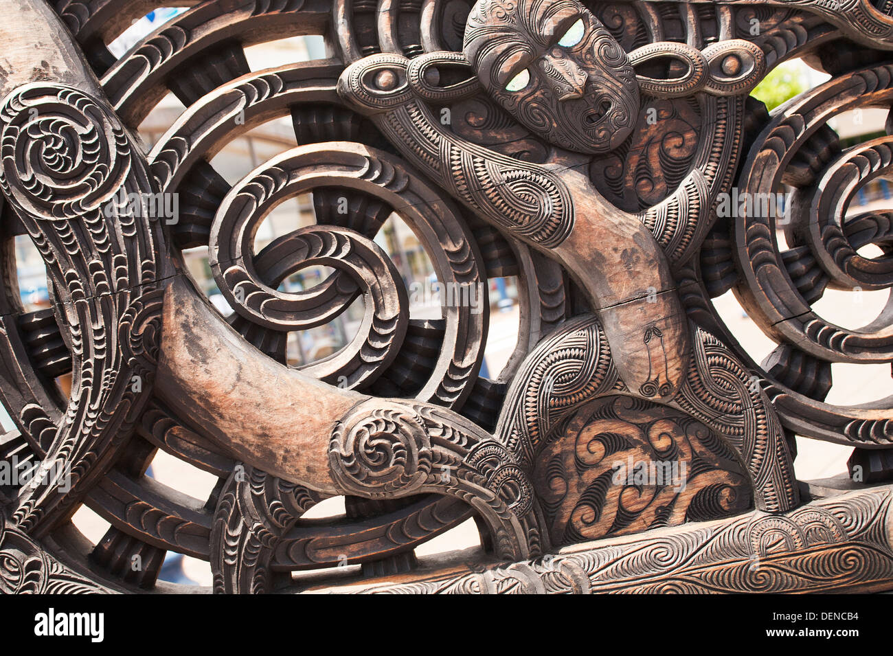 Nuova Zelanda maori carving Nuova Zelanda tiki wood street cultura Foto Stock