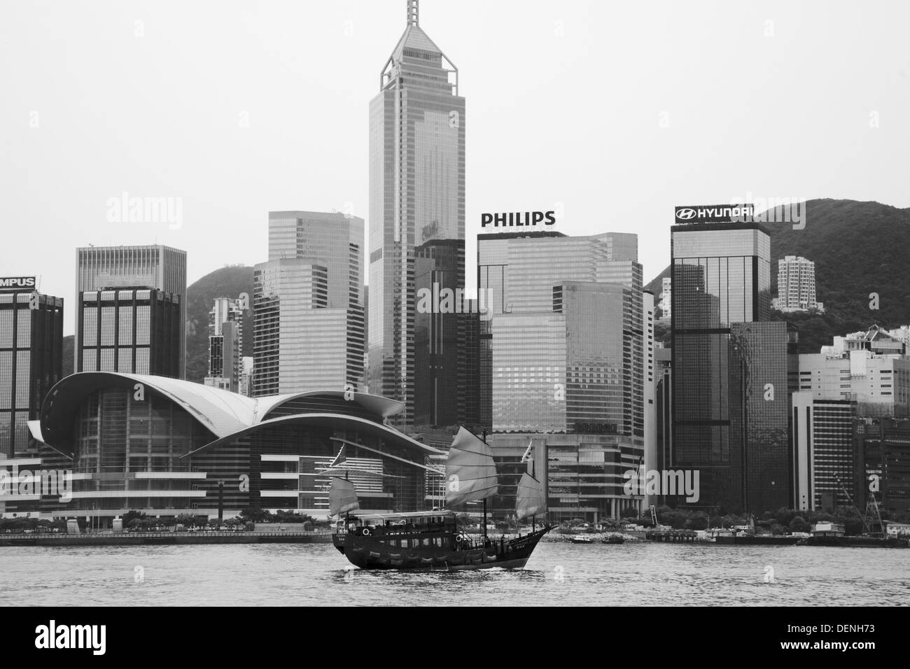 Lo stile di posta indesiderata in barca al porto di Hong Kong Foto Stock