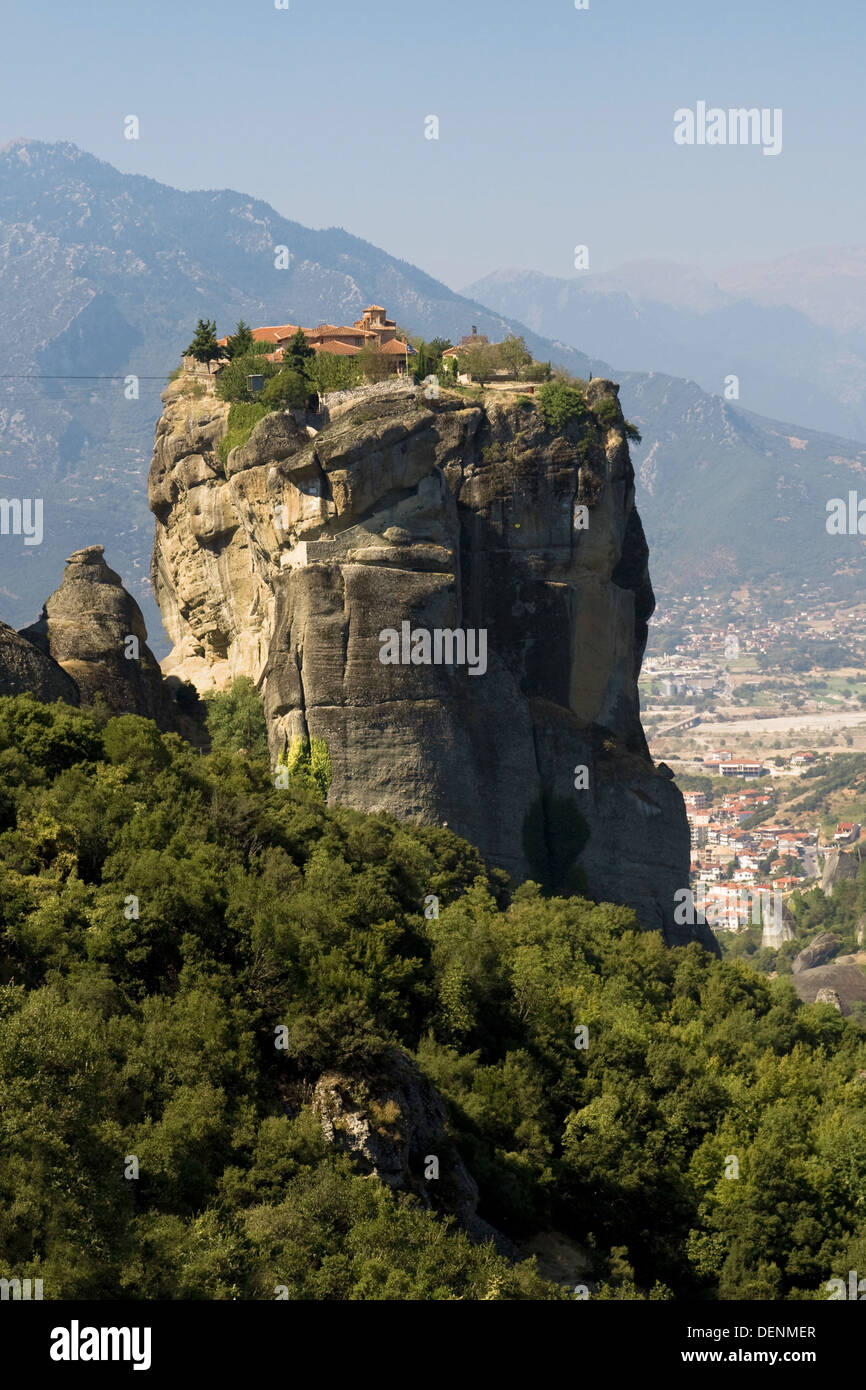 Meteora appeso monastero della Santa Trinità (Agia Triada), in Grecia. Foto Stock