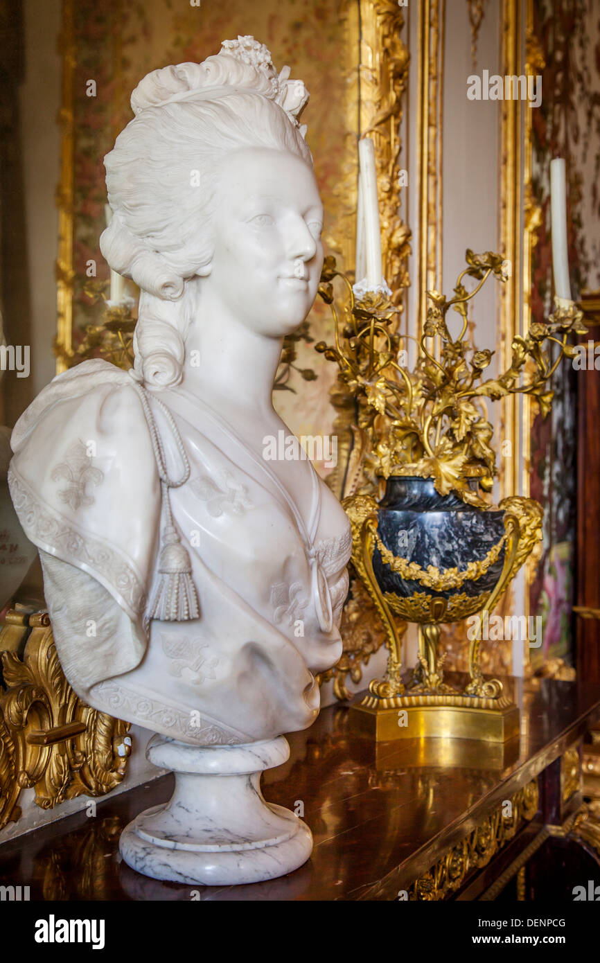 Busto di Maria Antonietta in regina della Chambre, Chateau de Versailles, Francia Foto Stock