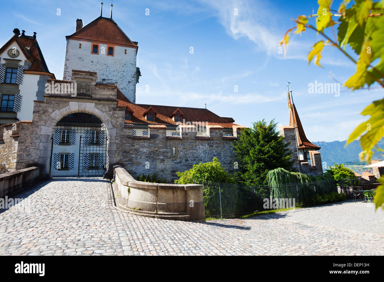 Castello di cancelli principali di Oberhofen, nei pressi di Berna Svizzera Foto Stock