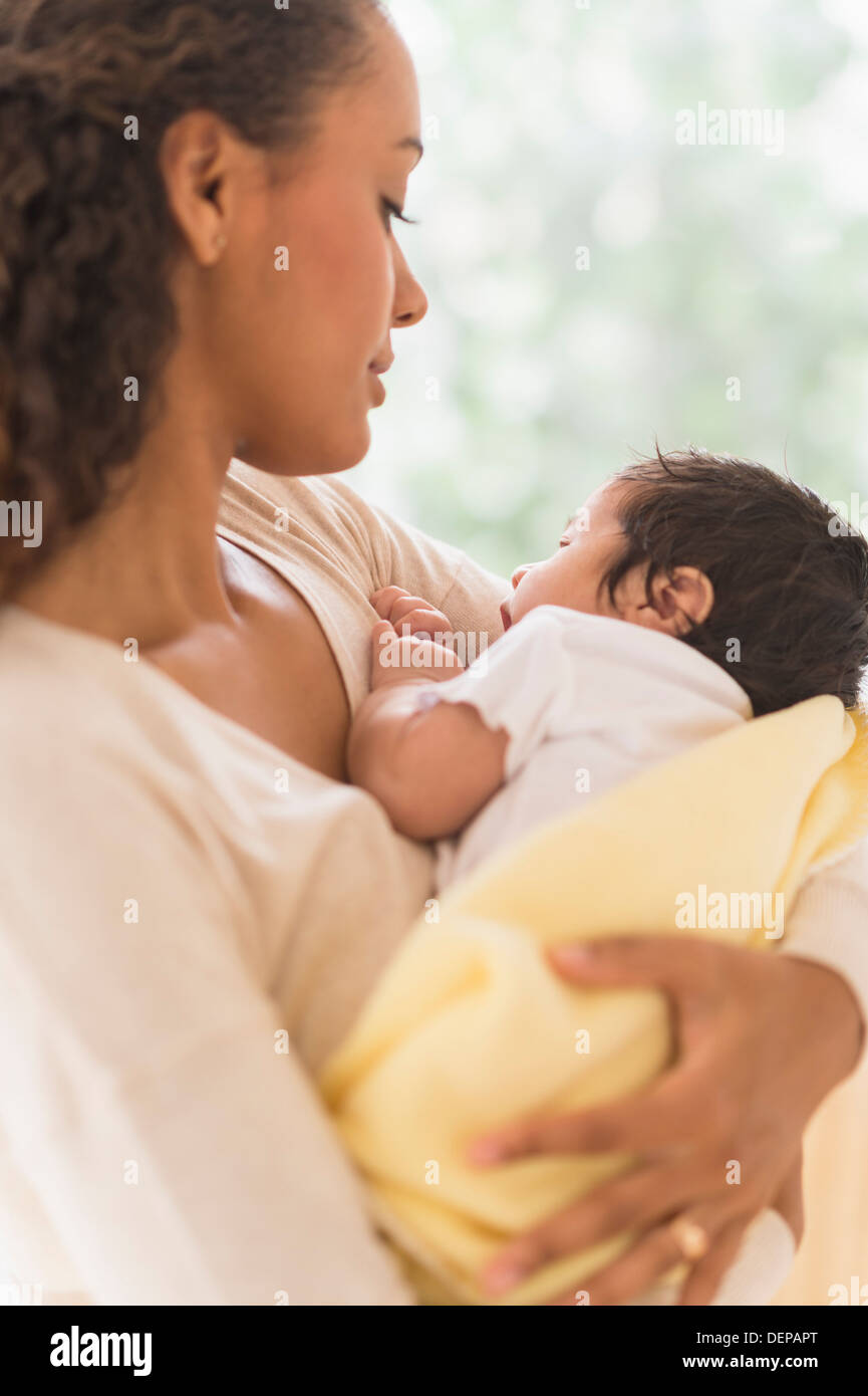 Ispanico azienda madre figlio bambino Foto Stock