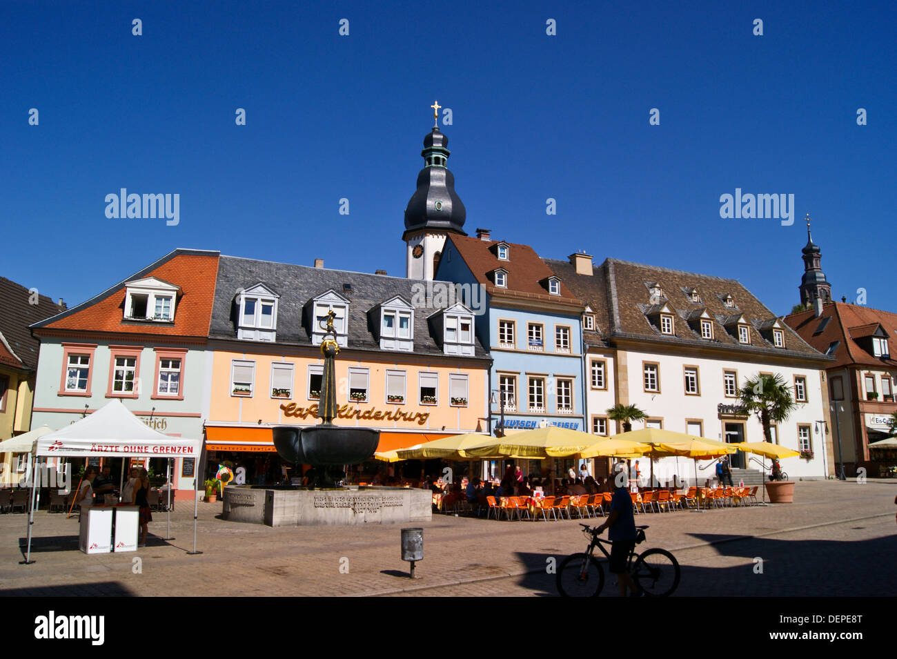 San Georgskirche, Georgsbrunnen fontana, Cafe Hindenburg, Maximilianstrasse, Speyer, Renania-Palatinato, Germania Foto Stock