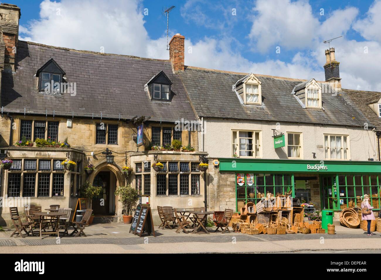 High Street, Burford, Cotswolds, West Oxfordshire, England, Regno Unito Foto Stock