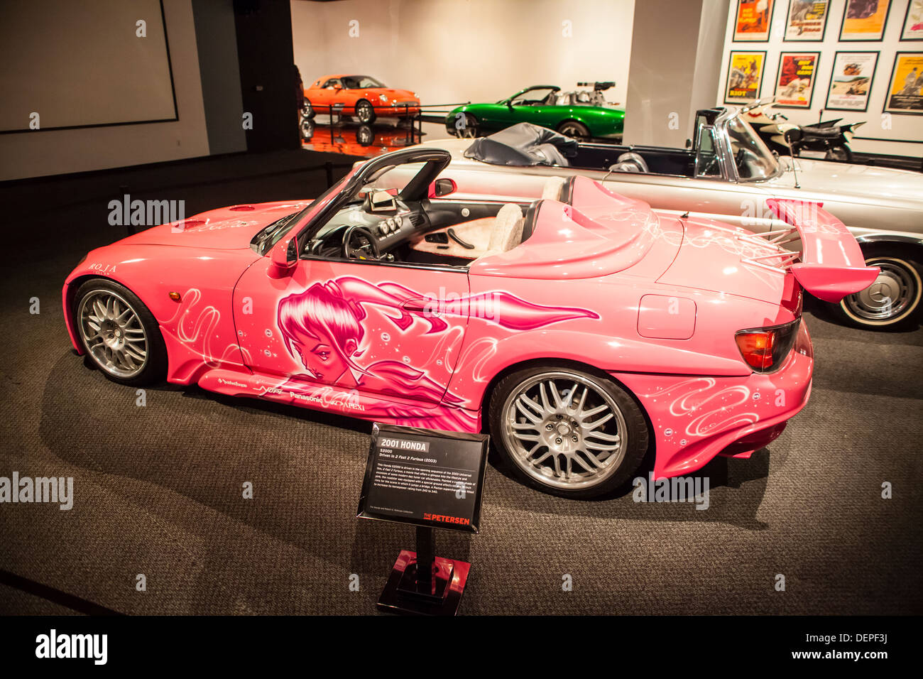 Dal film 2 Fast 2 Furious questo è il Suki rosa Honda S2000 al Petersen Museum di Los Angeles in California Foto Stock