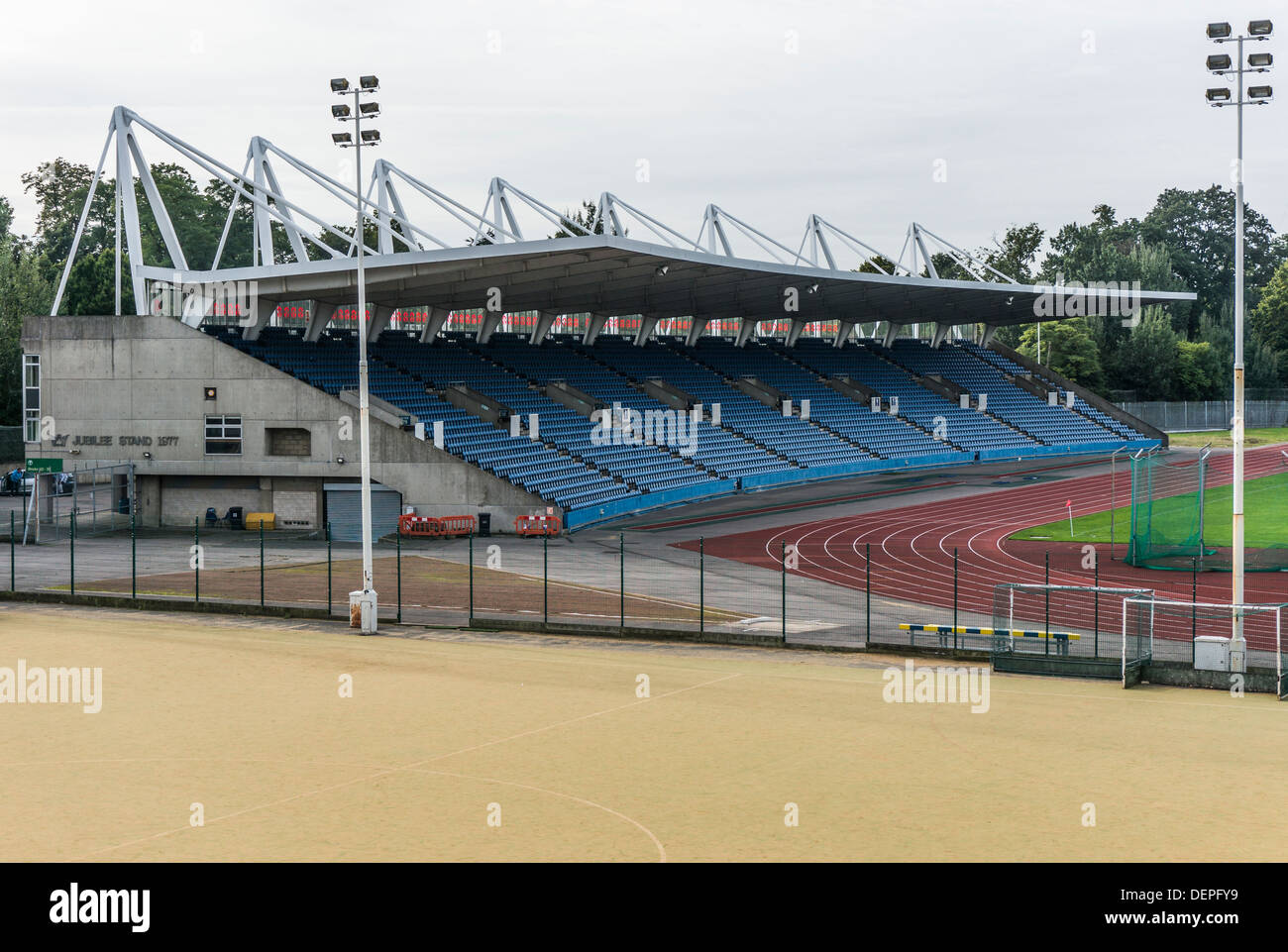 Il Palazzo di Cristallo Athletics Stadium, situato nel Palazzo di Cristallo Park, Londra, Inghilterra. Foto Stock