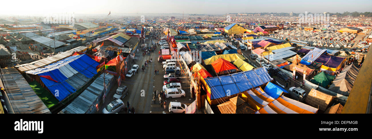 Vista aerea della zona residenziale di tende Al Maha Kumbh, Allahabad, Uttar Pradesh, India Foto Stock