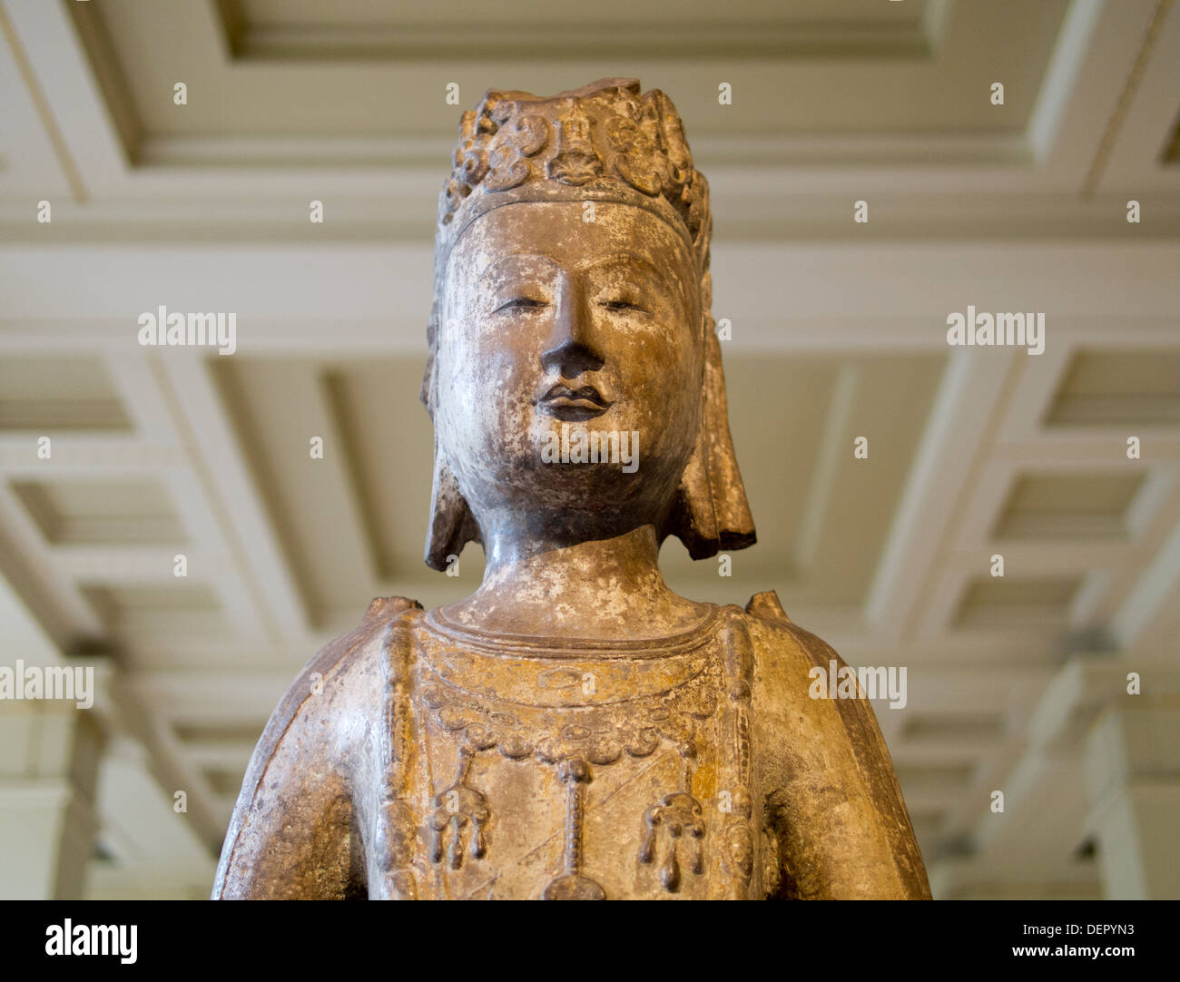 Il British Museum di Londra - arenaria cinese statua del Bodhisattva 3 Foto Stock