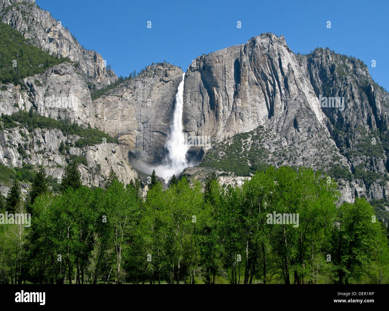 Yosemite Falls nel Parco Nazionale di Yosemite, Sierra Nevada, in California Foto Stock