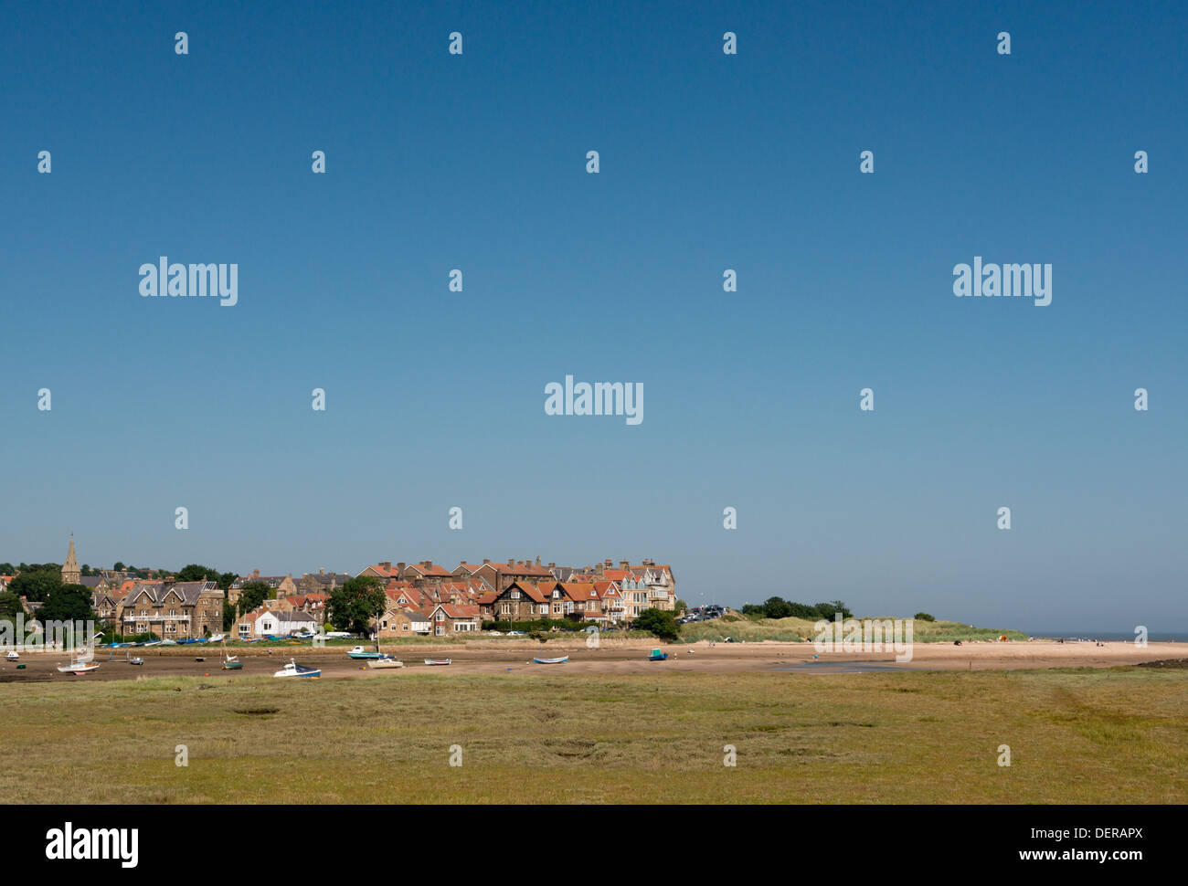Una vista della città balneare di Alnmouth, Northumberland, Regno Unito Foto Stock