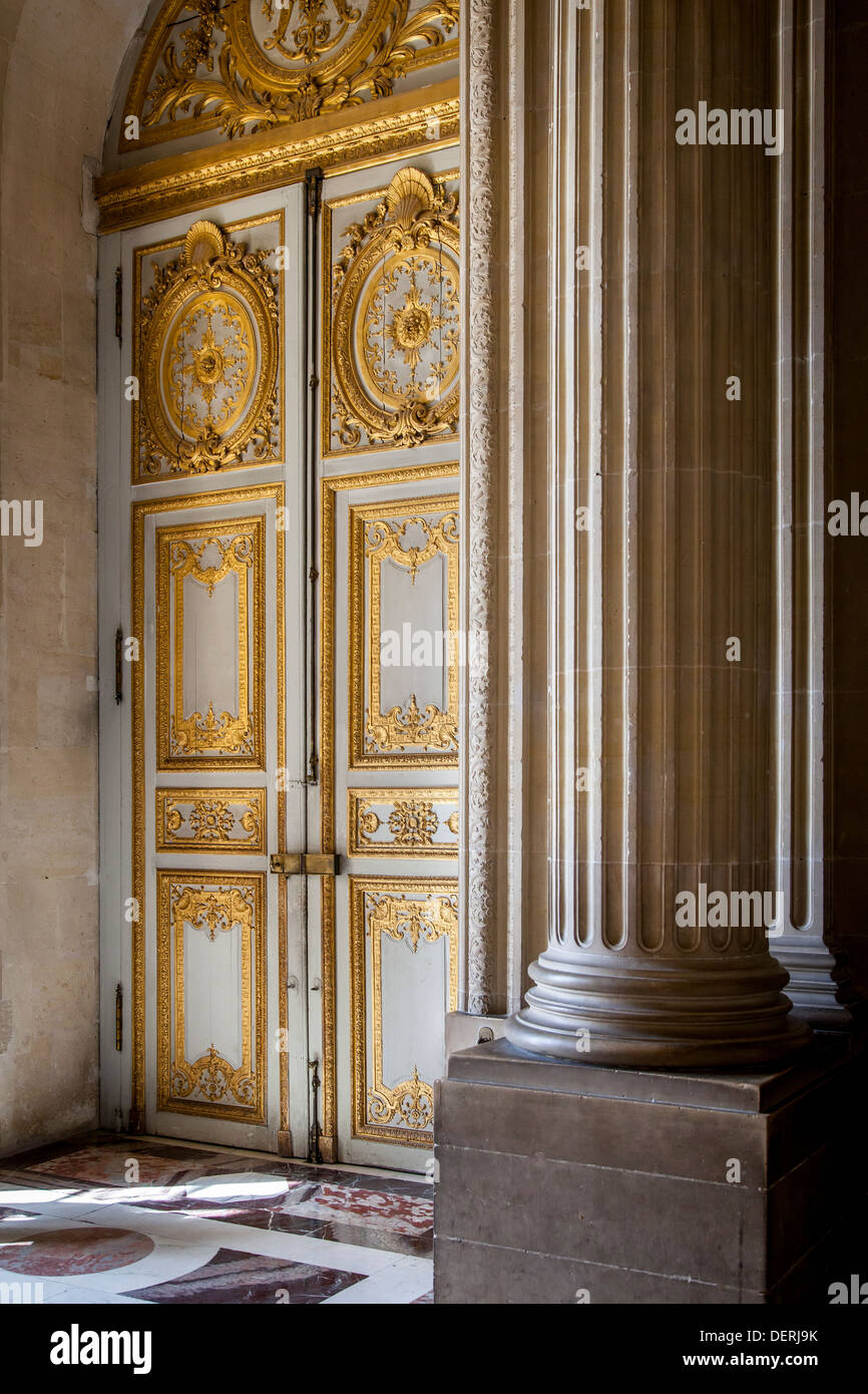 Porte ornate all'interno di Chateau de Versailles vicino a Paris Francia France Foto Stock