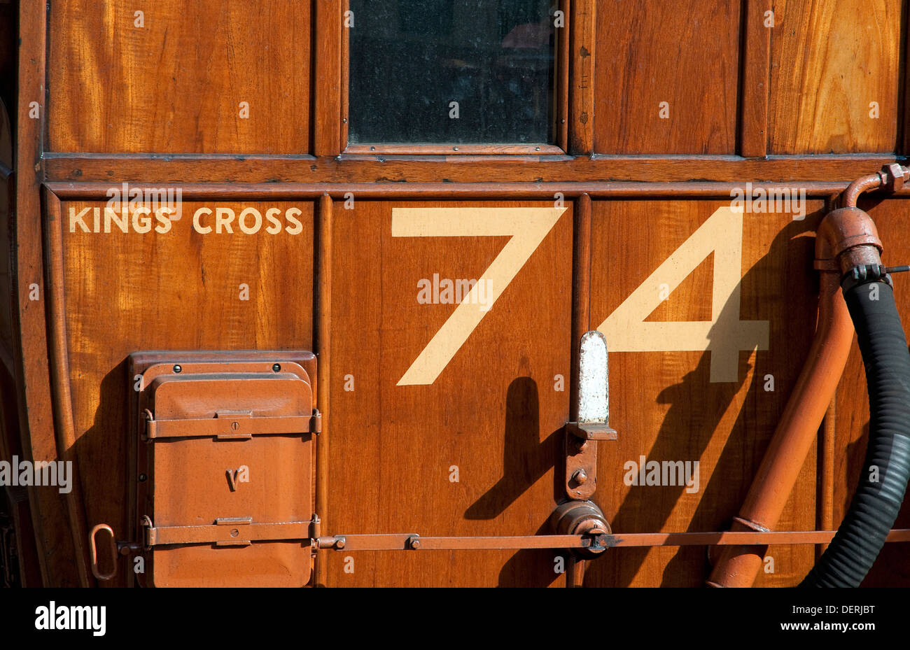 Numero di settanta quattro sulla parte posteriore del vecchio treno carrello, kelling, Norfolk, Inghilterra Foto Stock