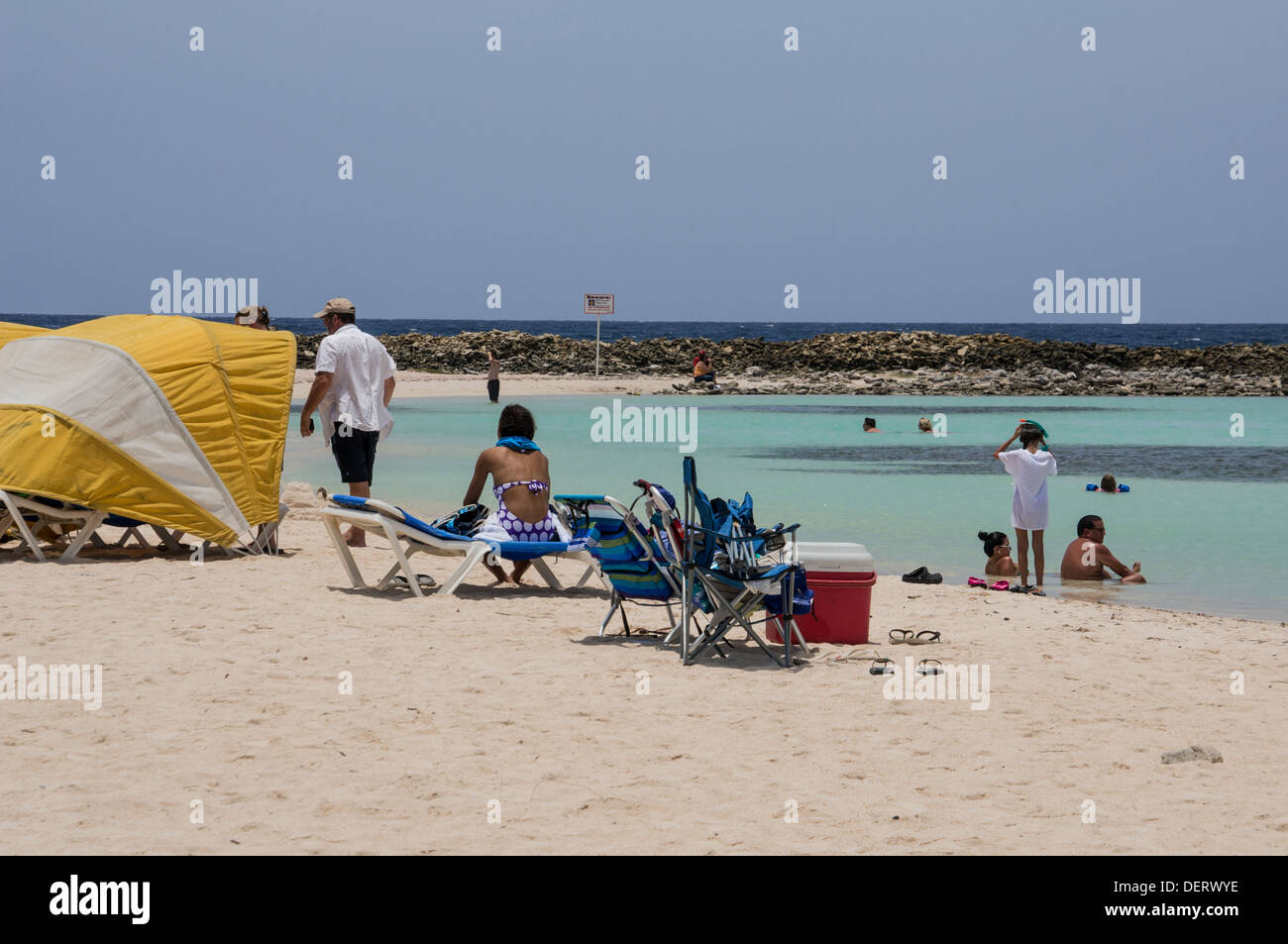 Sun tende sul Baby Beach di Aruba Foto Stock