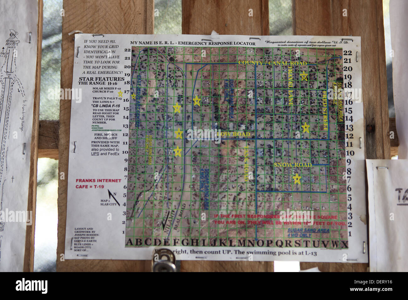 Lastra città- nel deserto del Colorado, la California del sud, si trova un campeggio libero per roulotte e case temporanee. Foto Stock