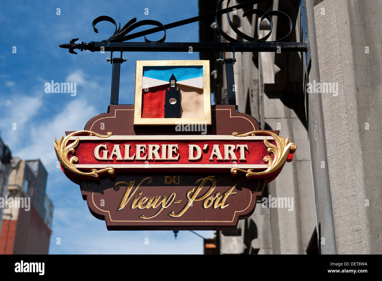 Cartello pubblicitario da appendere per una galleria d'arte, la Vecchia Montreal, provincia del Québec in Canada. Foto Stock