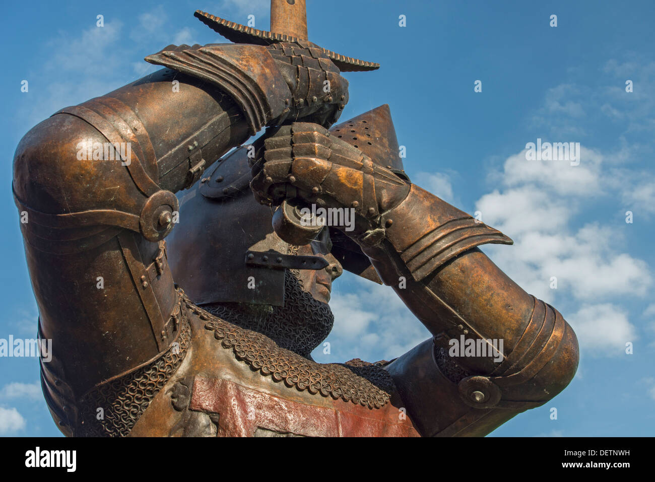 Statua di Sir Henry Percy o Harry Hotspur a Alnwick, svelato dalla sua grazia, il Duca di Northumberland su 20 Agosto 2010 Foto Stock