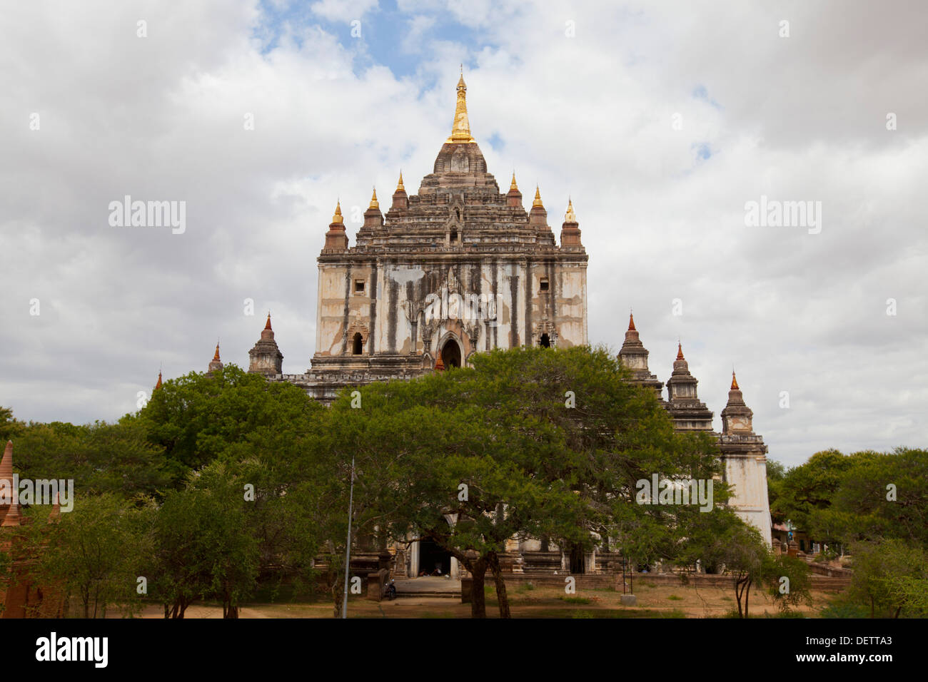 Tempio Thatbyinnyu nella vecchia Bagan. Foto Stock