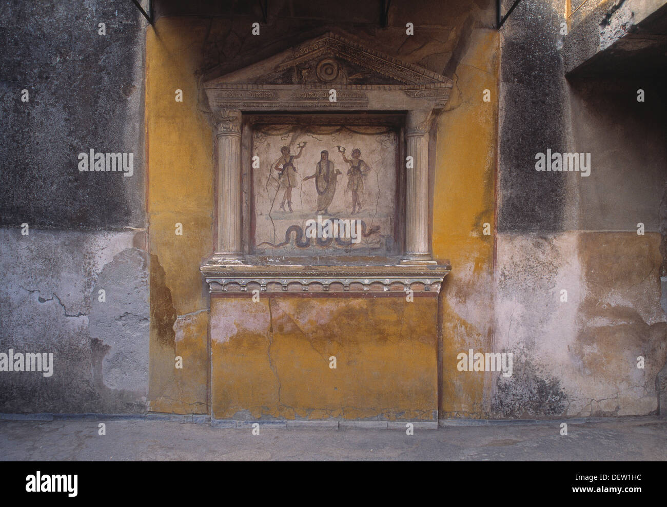 Insieme a Ercolano Pompei fu distrutta e sepolta sotto 4 a 6 metri di ceneri in eruzione del Vesuvio nel 79 d.c. Foto Stock