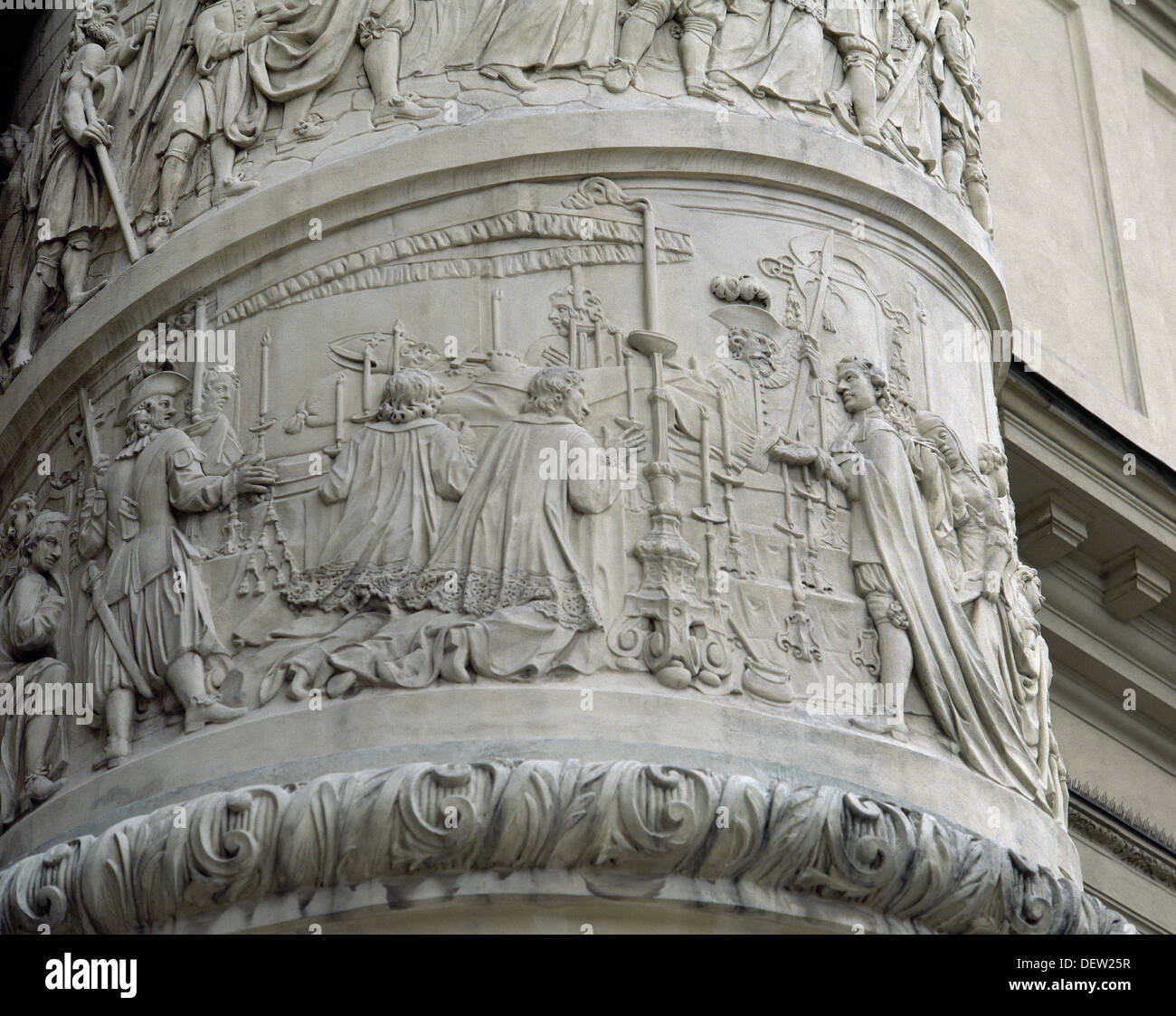Chiesa di San Carlo (1716-1737). La colonna destra. Le scene della vita di san Carlo Borromeo. Il coraggio. Vienna. Austria. Foto Stock