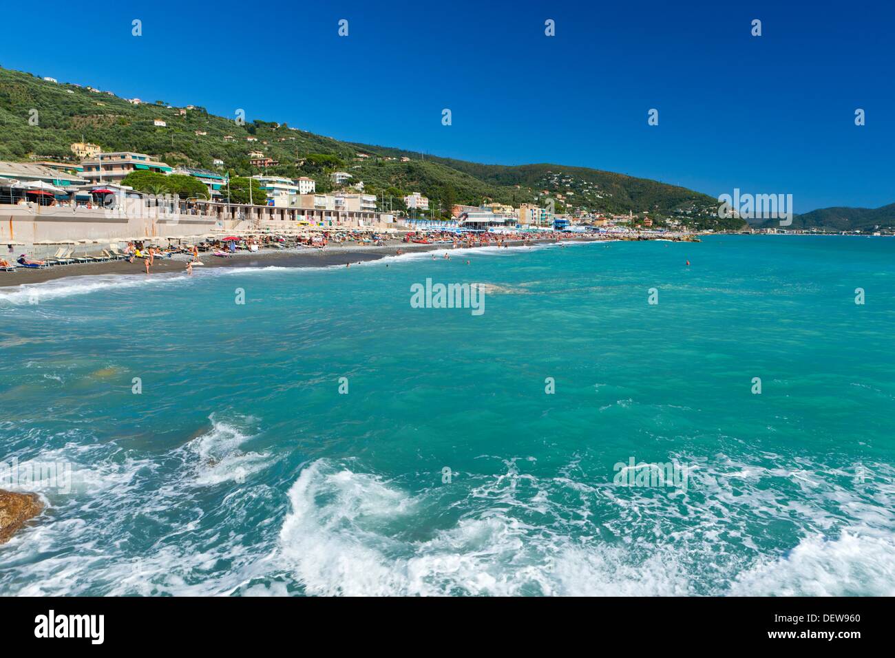 Spiaggia di Cava di Lavagna, Golfo del Tigullio, Provincia di Genova,  liguria, Italy Foto stock - Alamy