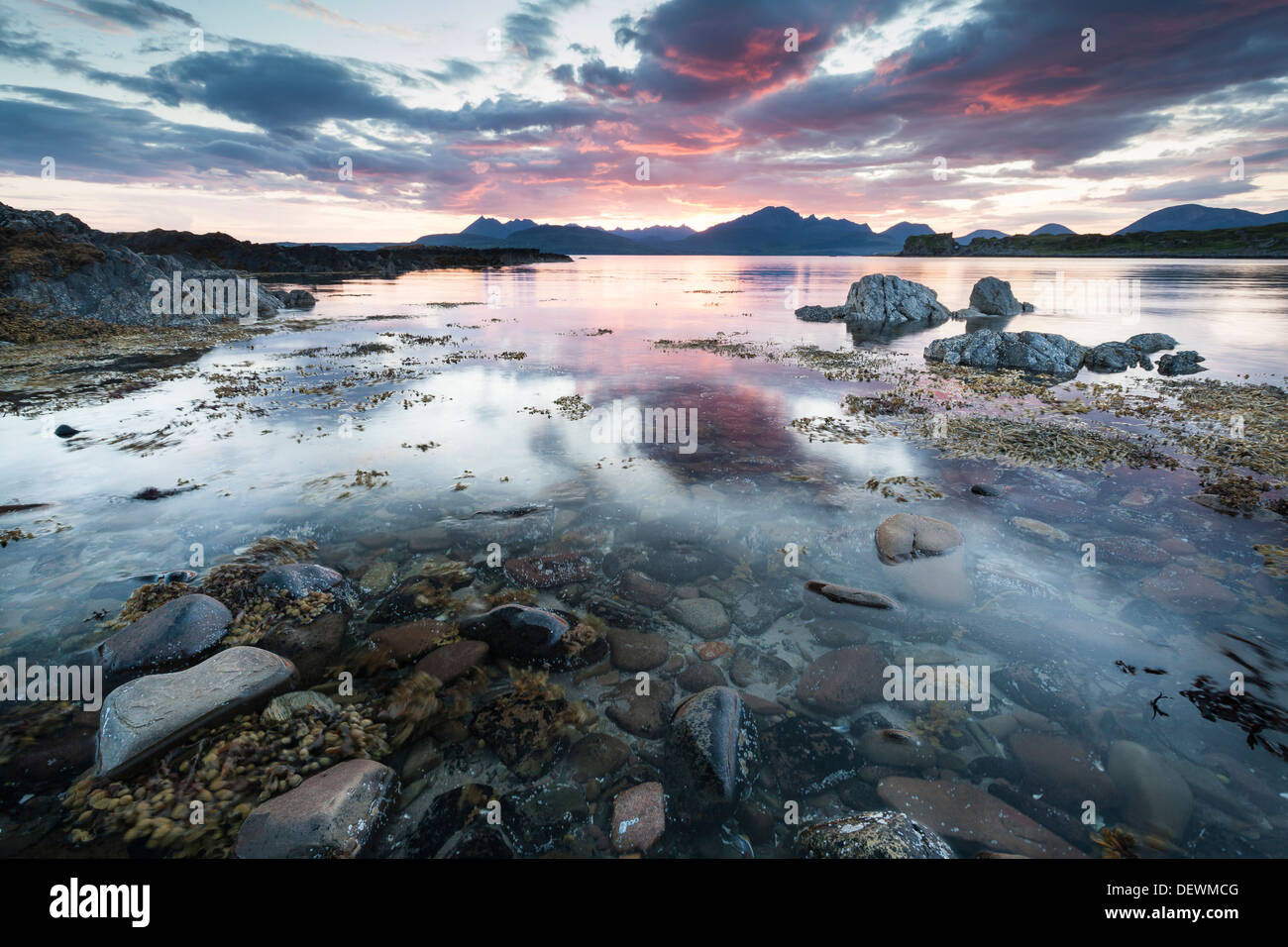 Loch Eishort & Cuillins a Tokavaig sull'Isola di Skye Foto Stock