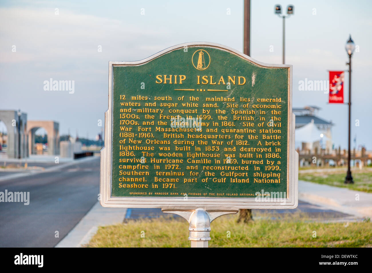 Marcatore storico di Jones nel parco la Gulfport piccole imbarcazioni Porto racconta la storia di Ship Island, a 12 miglia dagli impianti offshore di Gulfport Foto Stock
