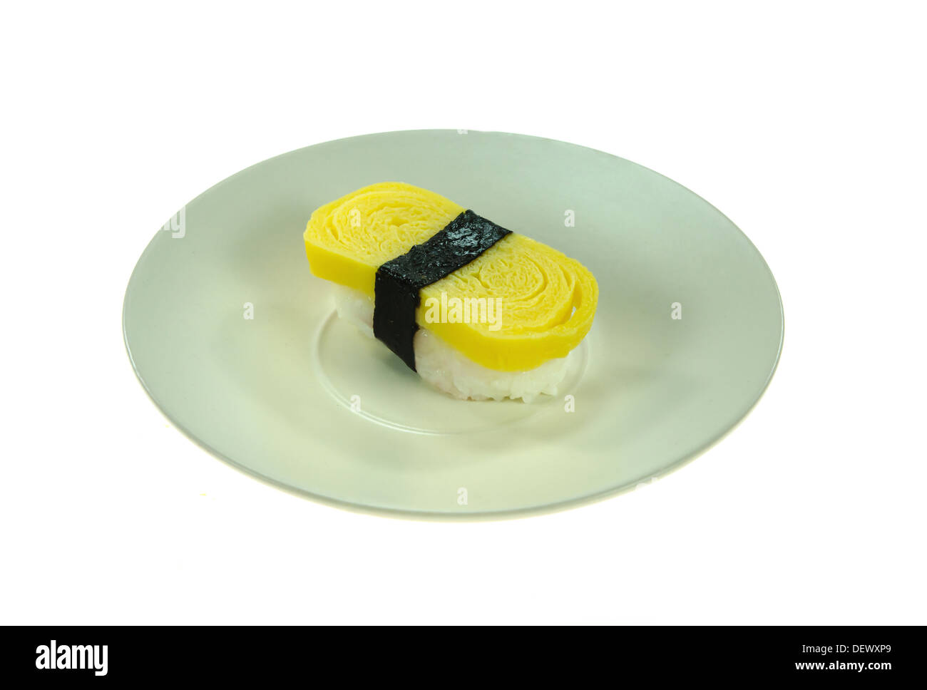 Tamago yaki sushi è utilizzando un uovo, come una frittata di sushi Foto Stock
