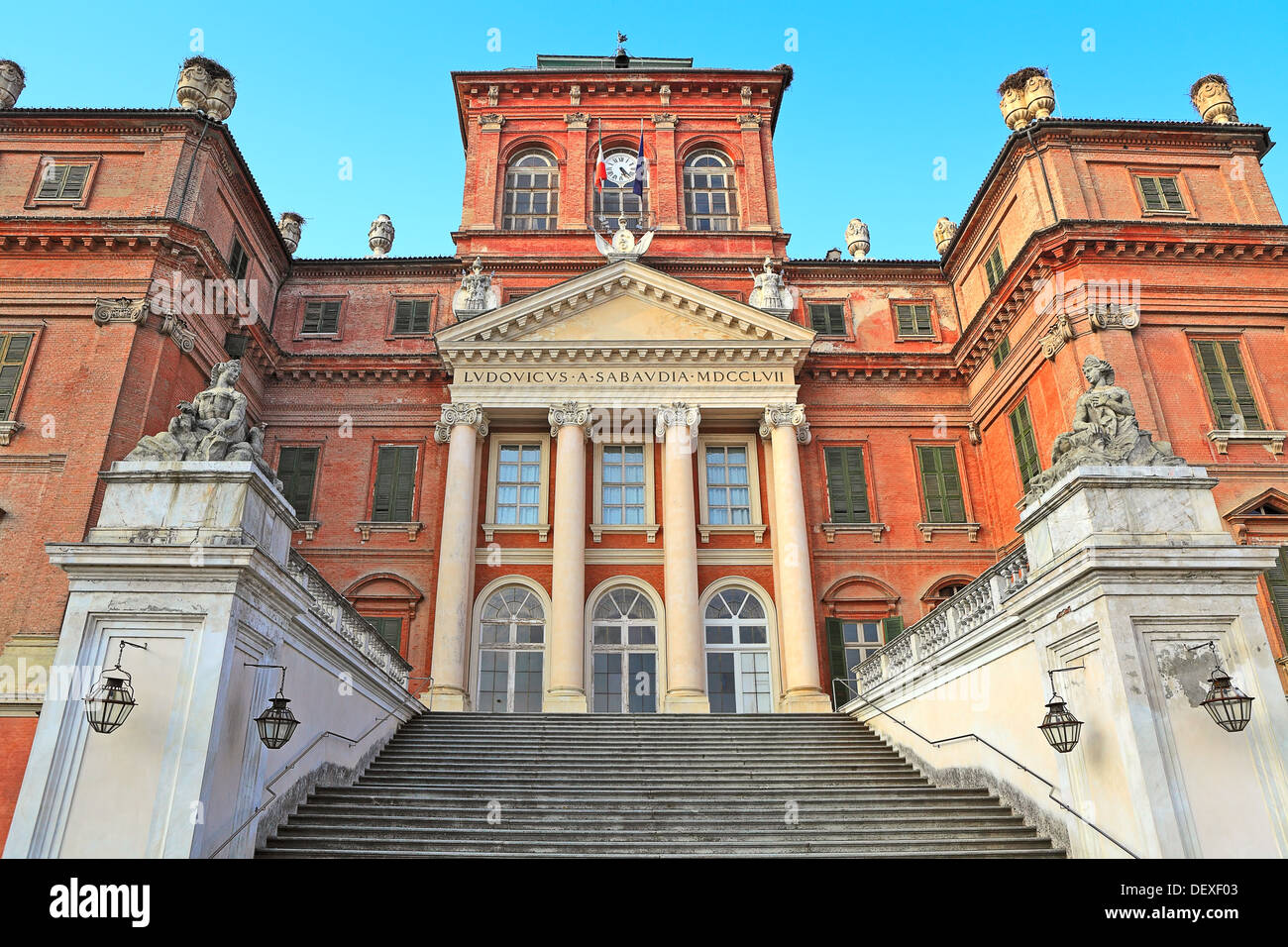 La Casa Reale dei Savoia Palace si trova nella città di Racconigi, Italia (vista esterna). Foto Stock
