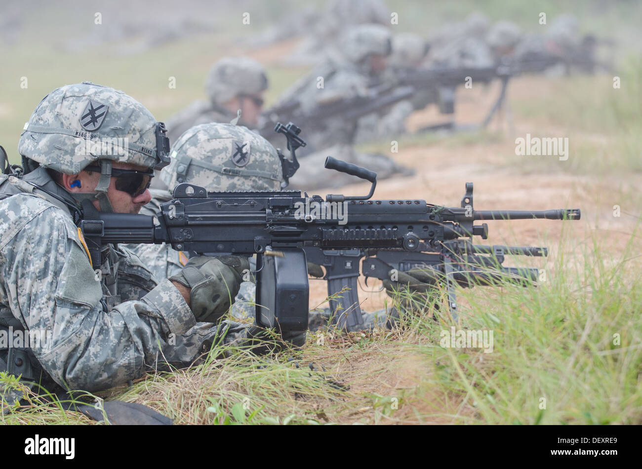 La XLVIII della brigata di fanteria combattere la squadra ha invitato i datori di lavoro della Georgia guardie e rappresentanti dello Stato a partecipare a bracci combinata live fire esercizio a Fort Stewart durante la XLVIII IBCT esportabile della formazione di combattimento Capability (XCTC) rotazione. Foto Stock
