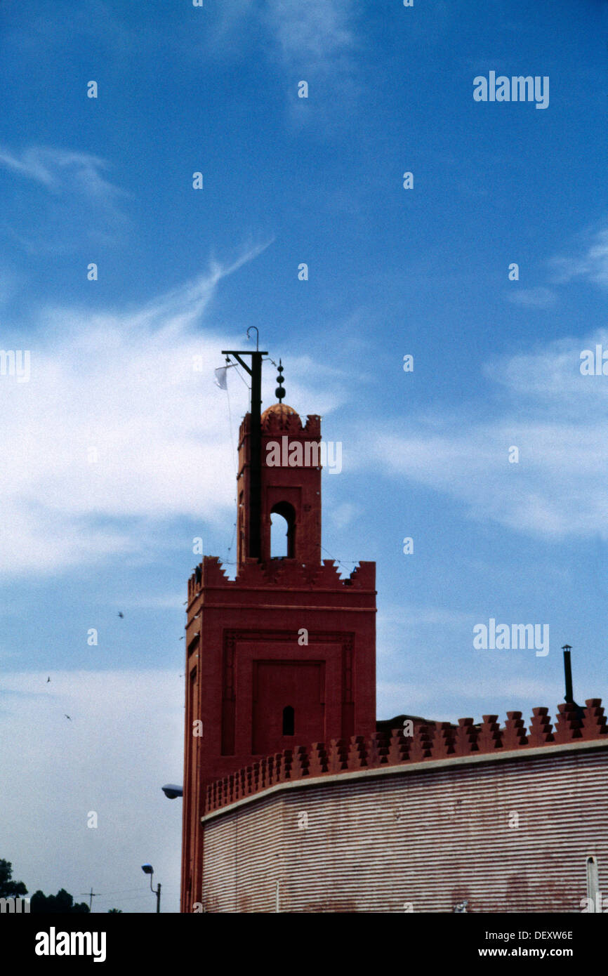 Marrakech marocco Moschea Koutoubia battenti bandiera bianca del Ramadan Foto Stock