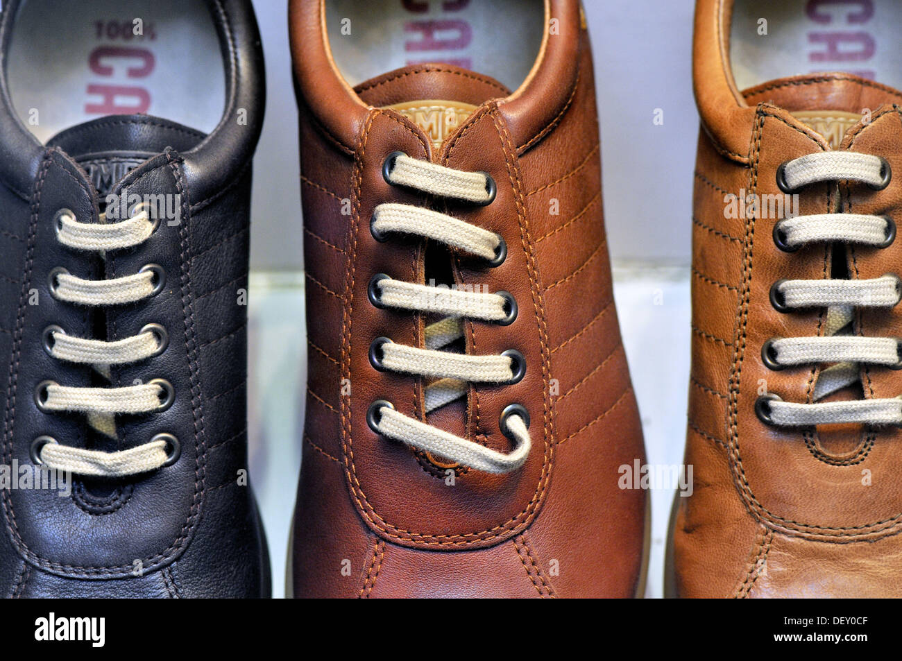 Shoes barcelona immagini e fotografie stock ad alta risoluzione - Alamy