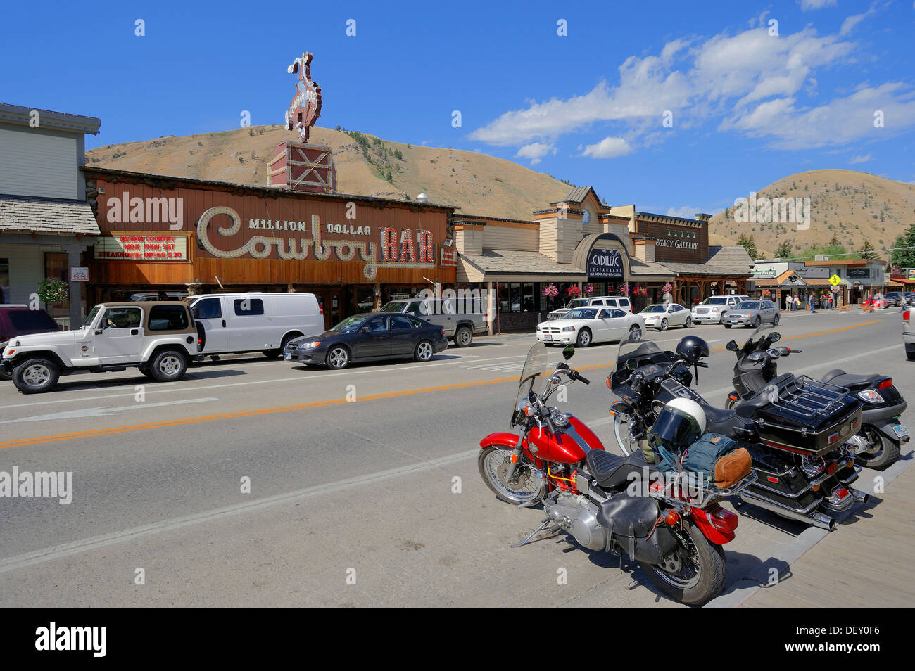 Motocicli e Million Dollar Cowboy Bar, Jackson, Wyoming usa, PublicGround Foto Stock