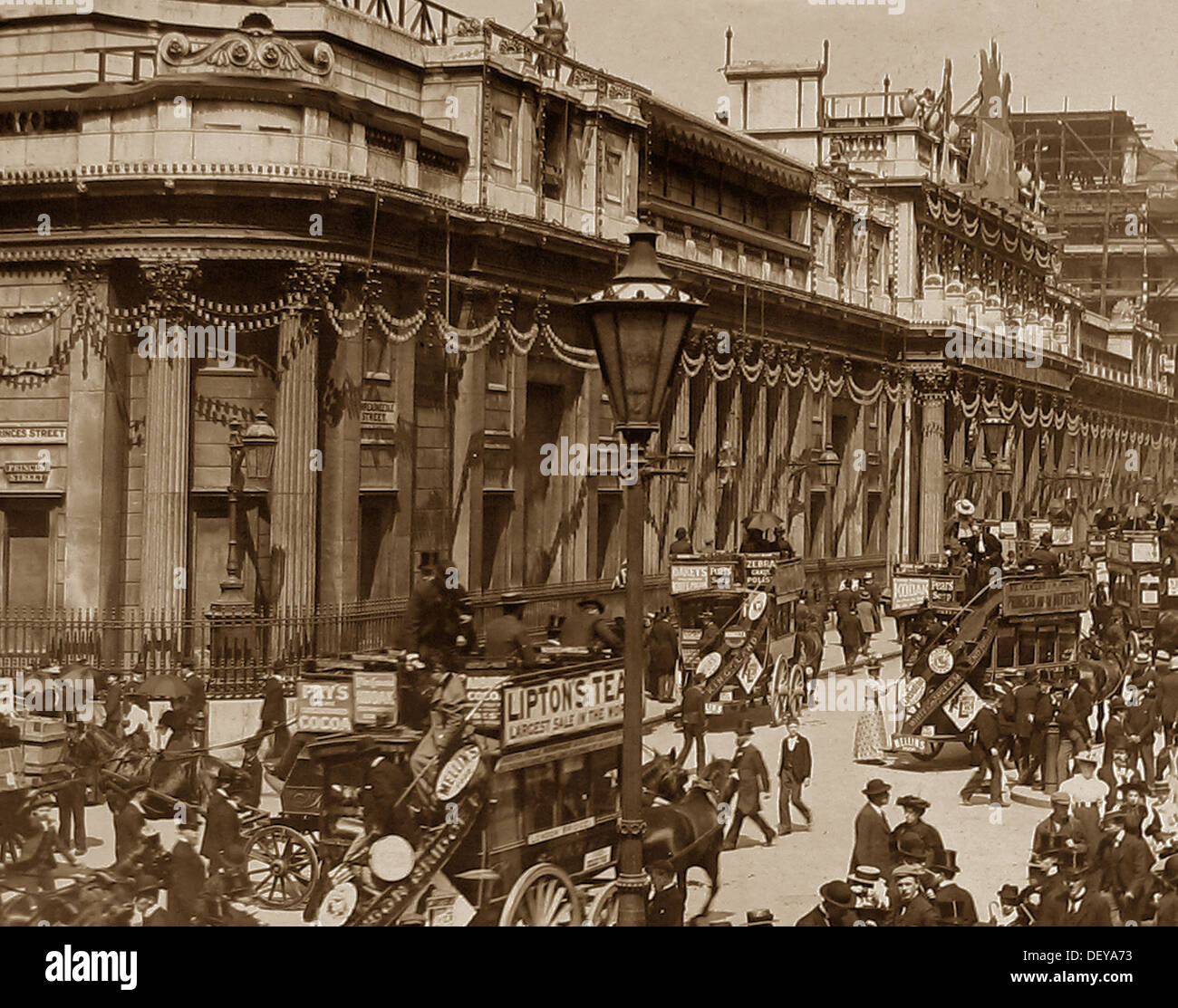 Decorazioni di Londra per la Regina Vittoria per il Giubileo di diamante nel 1897 Foto Stock