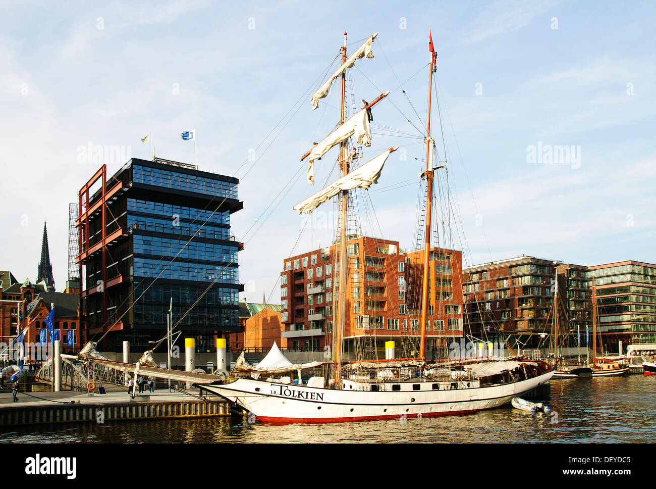 SS Tolkien, storico nave a vela ormeggiata in Traditionsschiffhafen, nave tradizionale porto, Sandtorhafen, HafenCity Foto Stock