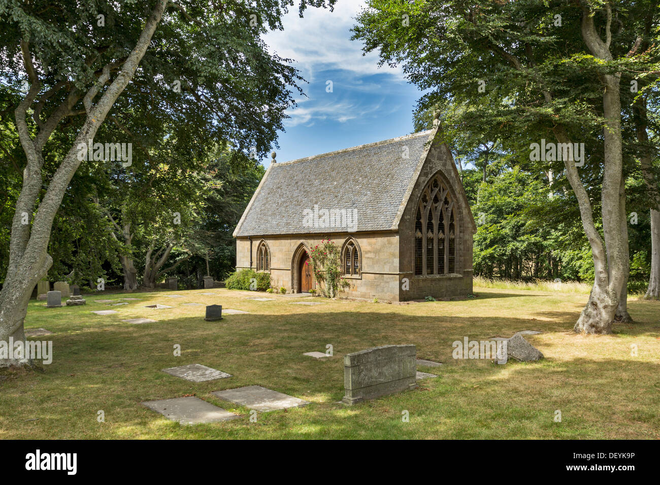 MICHAEL KIRK e cimitero di scuola GORDONSTOUN MORAY SCOZIA IN ESTATE Foto Stock