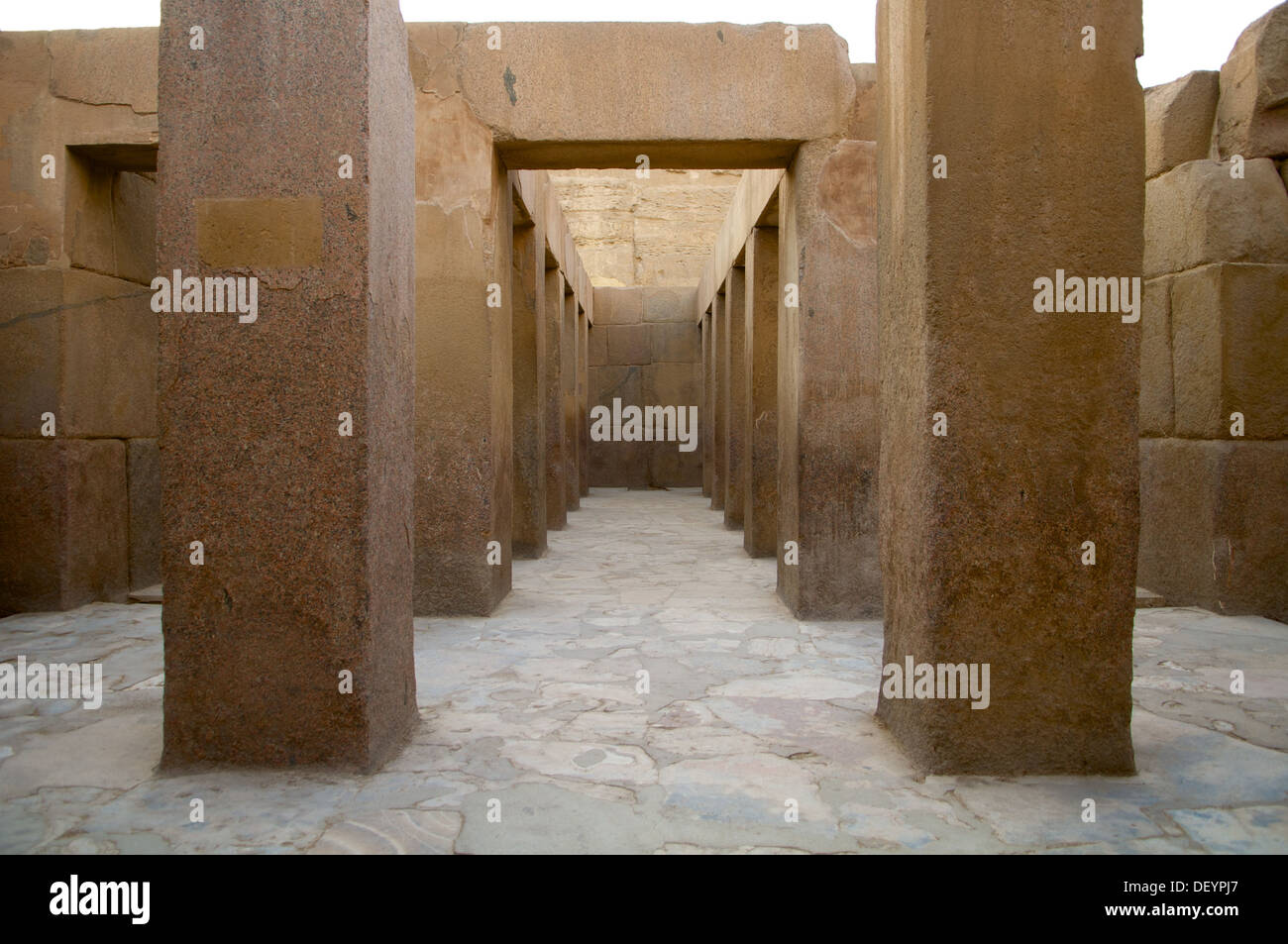 All'interno dell'entrata alla piattaforma di osservazione per la Sfinge a Giza. Foto Stock
