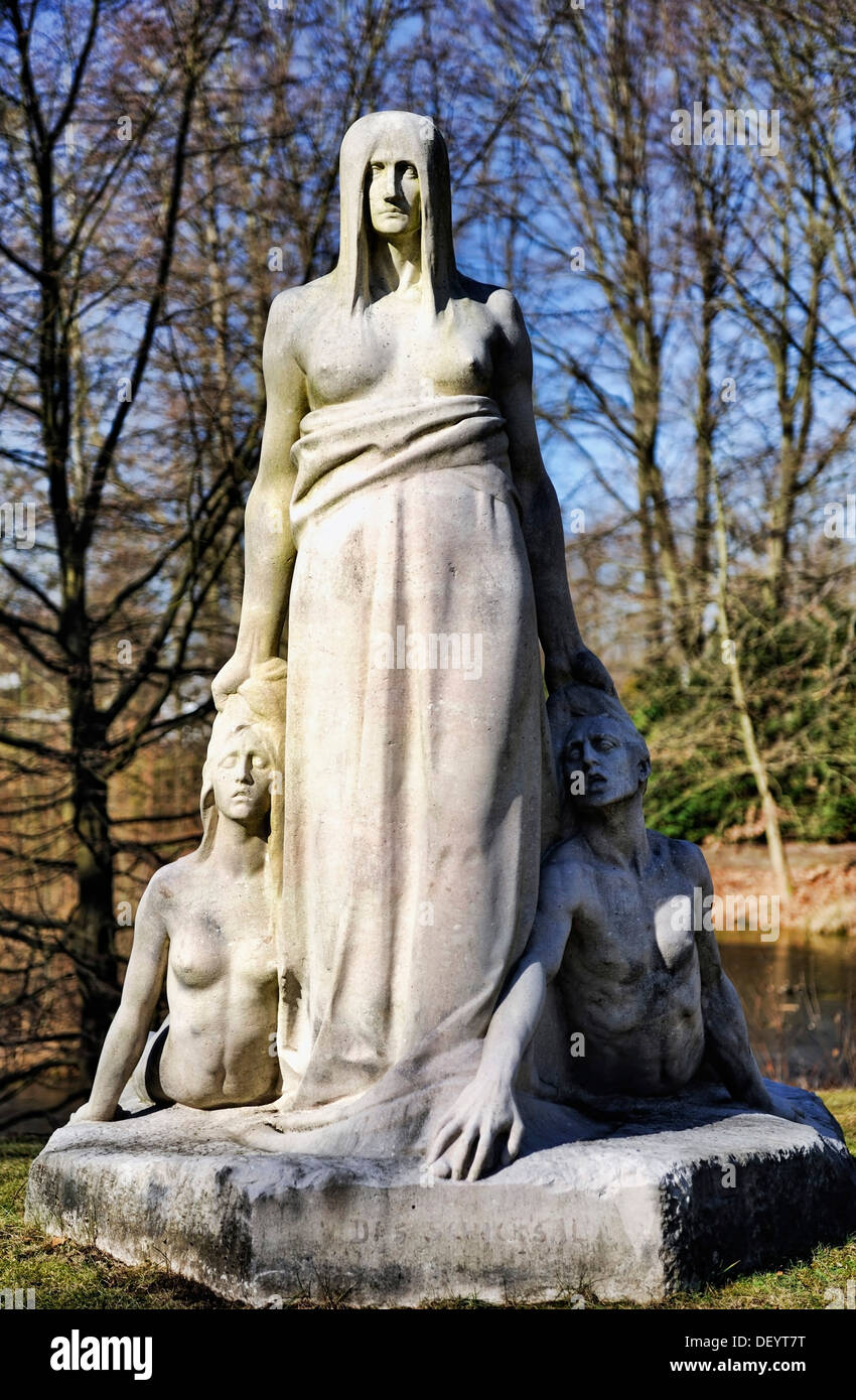 Statua di storico, "destino" da Hugo Lederer, cimitero Ohlsdorf, Amburgo Foto Stock