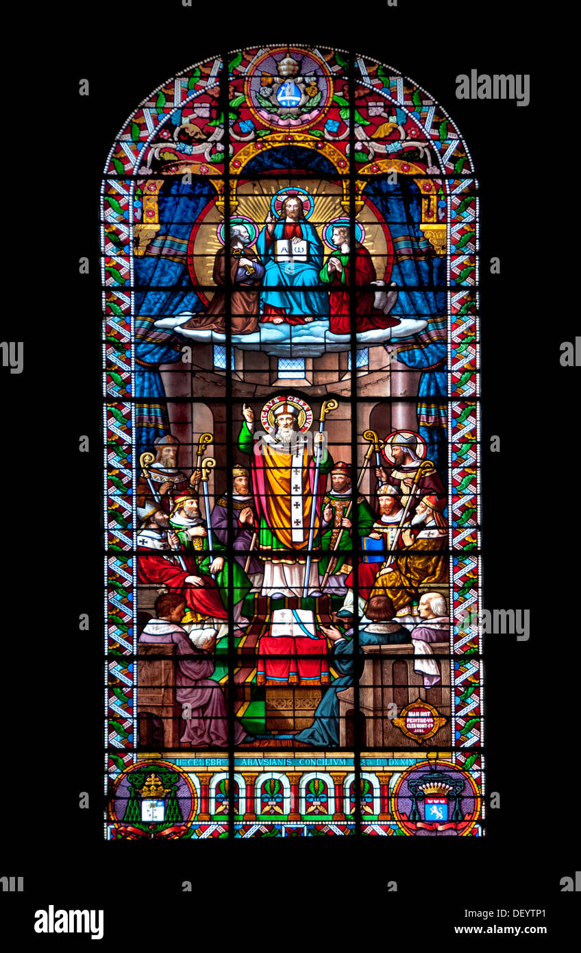 Orange Cattedrale Notre Dame de Nazareth vetro macchiato Orange Provence Francia - Francese Foto Stock