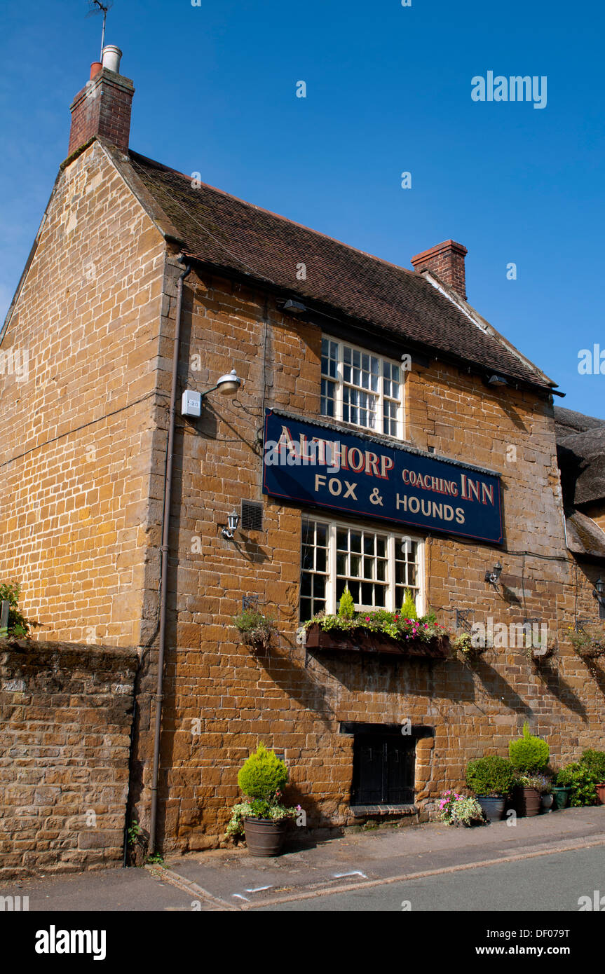 Fox and Hounds, Althorp Coaching Inn, grande Brington, Northamptonshire, England, Regno Unito Foto Stock