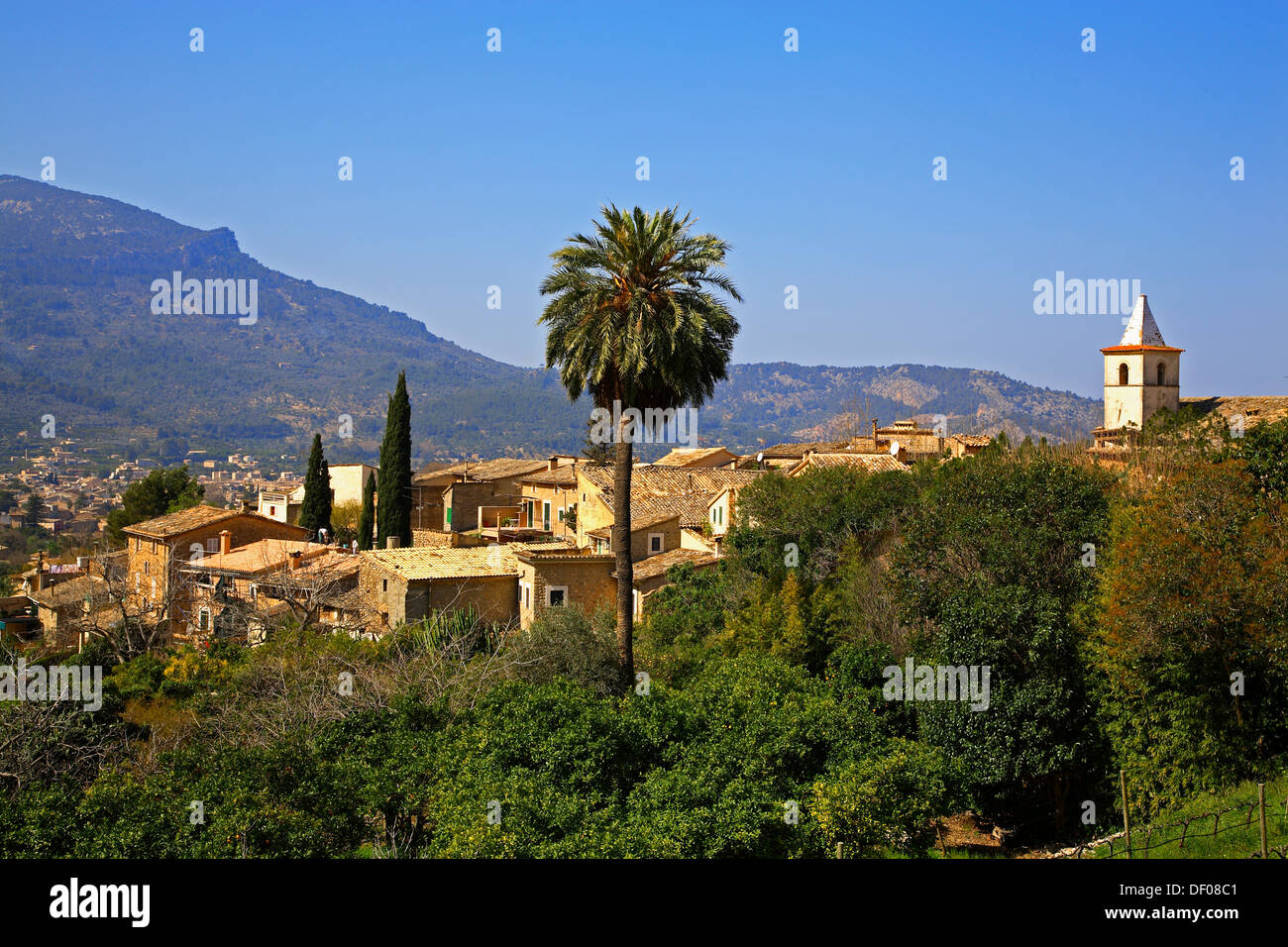 Vista del villaggio Biniaraix vicino a Soller Maiorca, isole Baleari, Spagna Foto Stock
