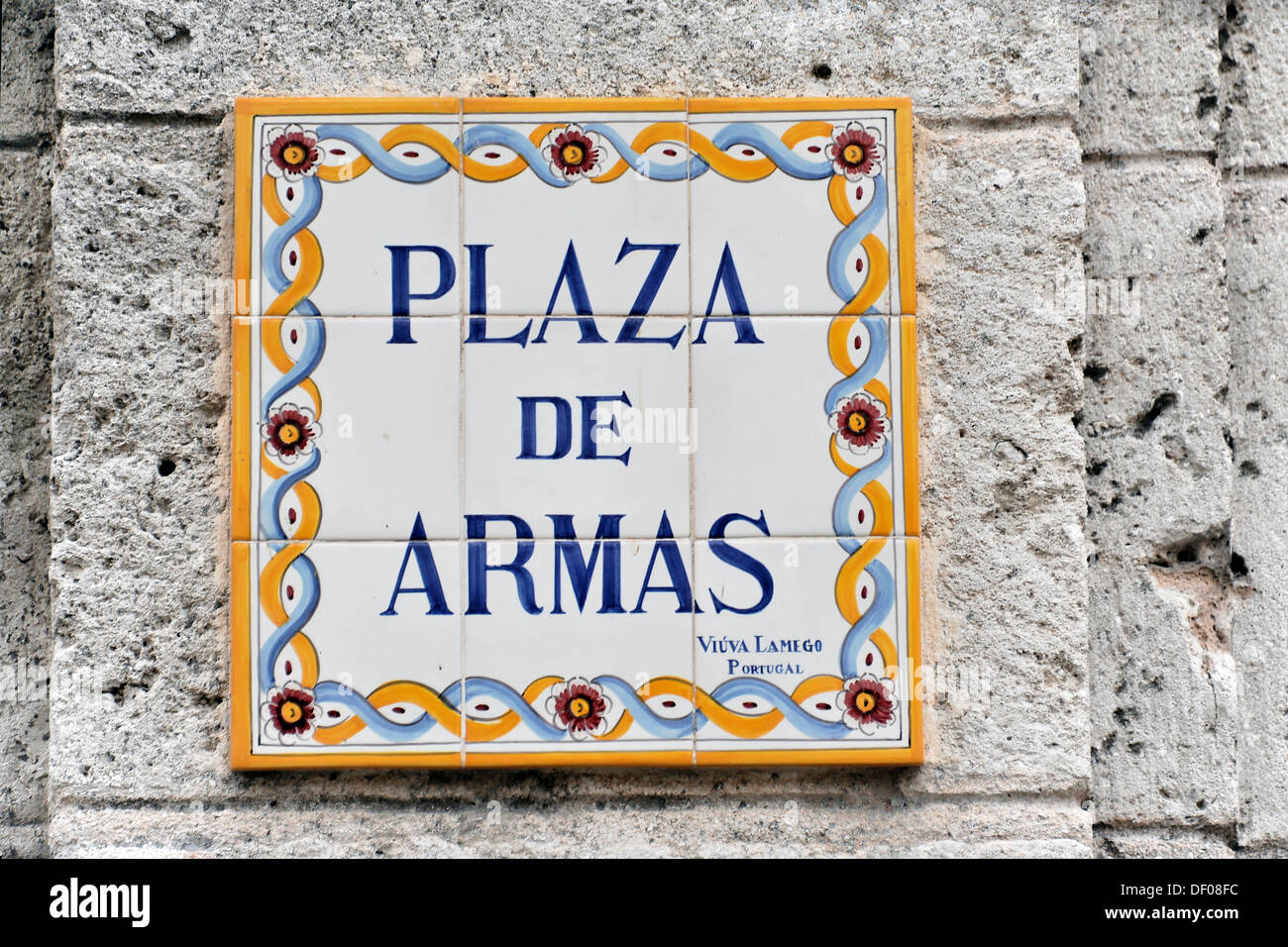 Piastrellate strada segno, Plaza de Armas, Havana Centrale, Centro Habana, Cuba, Antille Maggiori, Caraibi, America Centrale, America Foto Stock