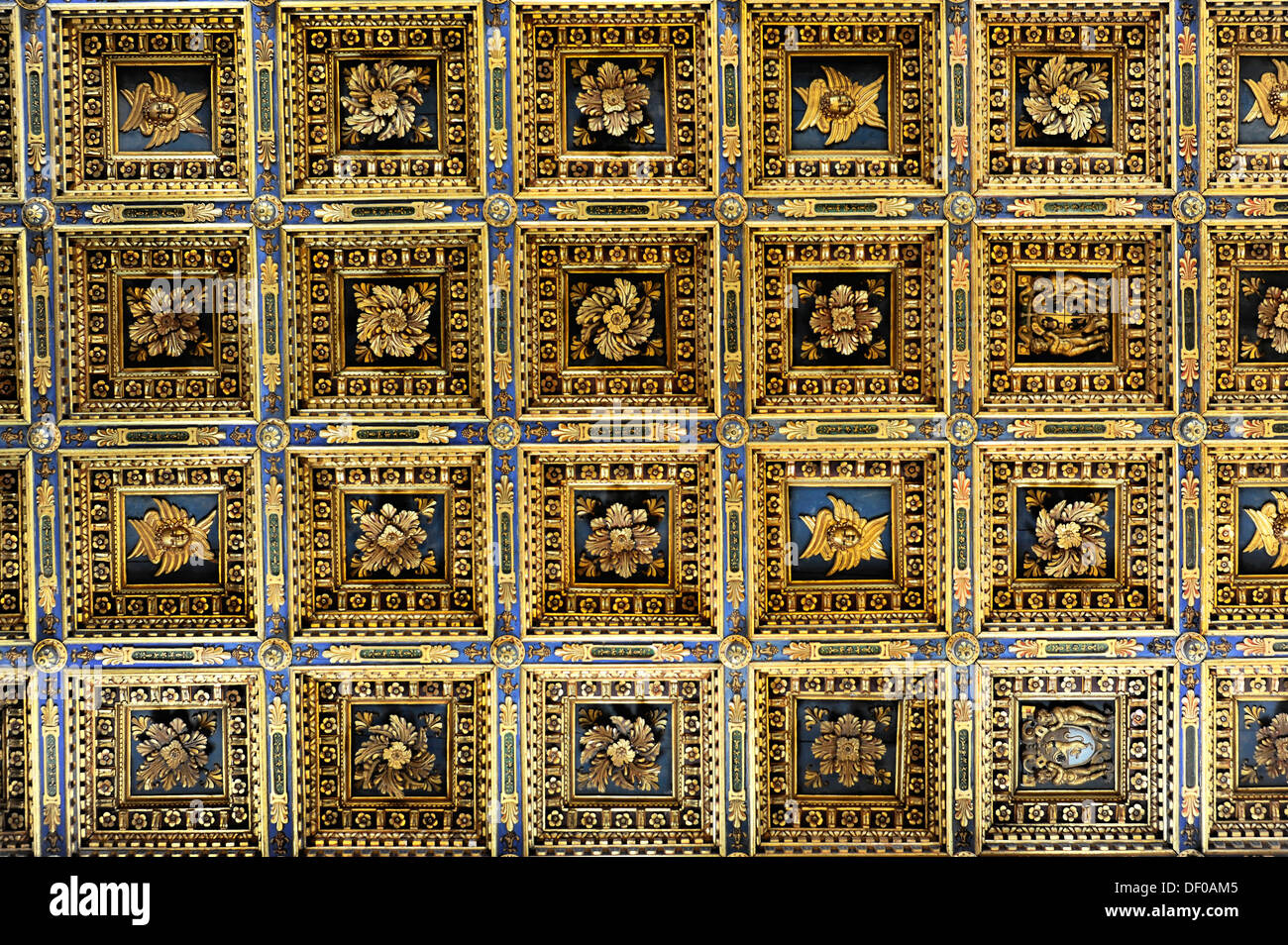 Soffitto a cassettoni nella navata, Duomo di Santa Maria Assunta, Duomo di Pisa, Pisa, Toscana, Italia, Europa Foto Stock