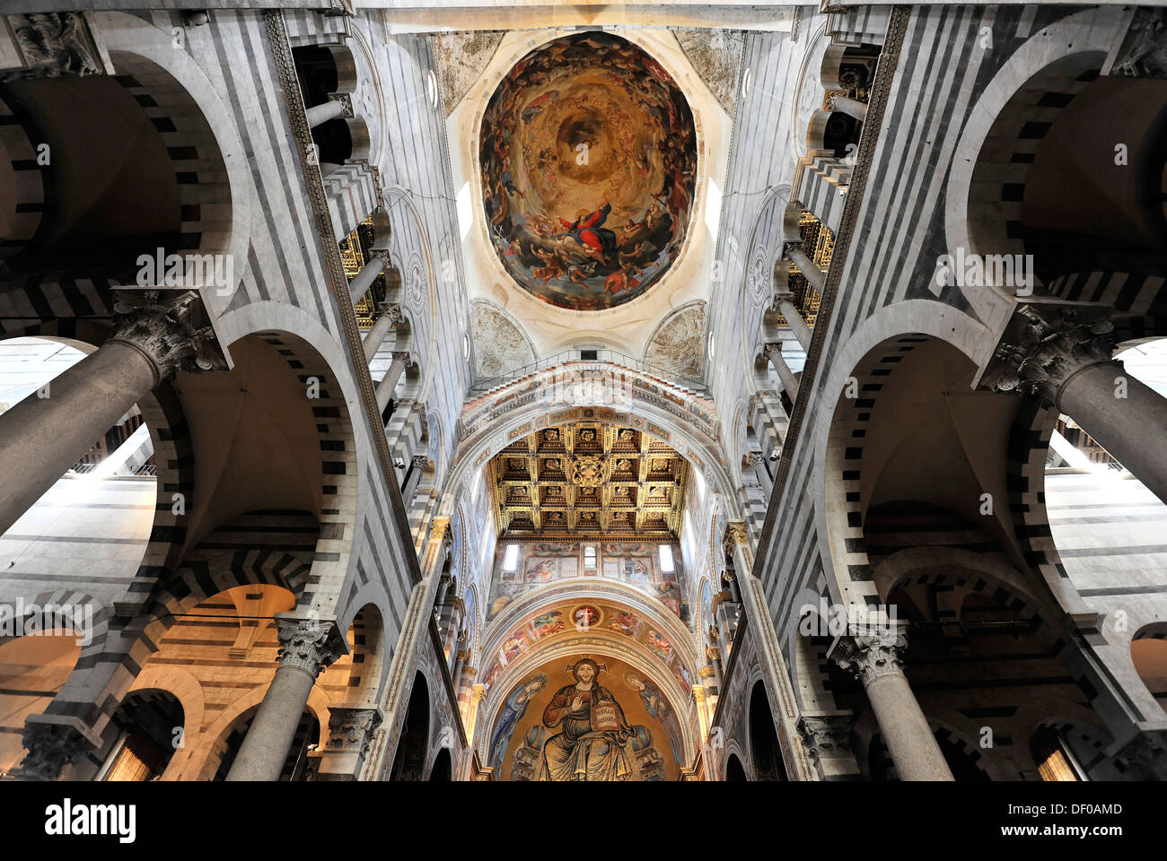 I soffitti a volta, soffitto dipinti, affreschi interni, Duomo di Santa Maria Assunta, Duomo di Pisa, Pisa, Toscana, Italia Foto Stock