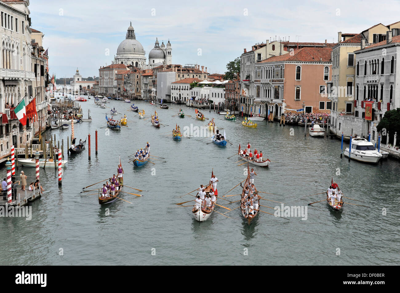 Festival in Gondola a Venezia, Regata Storica 2012, il corteo storico di imbarcazioni storiche attraverso il Grand Canal, Venezia, Veneto Foto Stock