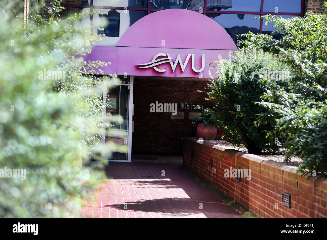 Wimbledon Londra Inghilterra Il Broadway degli operatori della comunicazione europea entrata della sede centrale Foto Stock