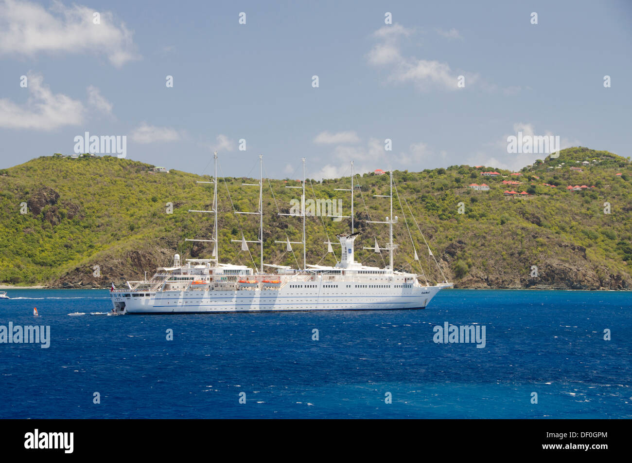 Le Indie occidentali francesi, isola caraibica di Saint Barthelemy (St. Bart's), la città capitale di Gustavia. Club Med ship, Club Med 2 Foto Stock