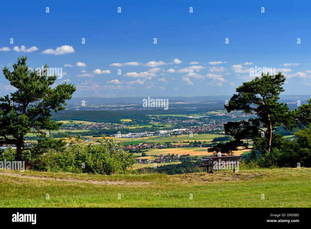 Vista del Staffelmark nella valle del principale, il Land della Baviera, franco superiore di Obermaintal, Aussicht vom Staffelberg ins Obermaintal, Ob Foto Stock