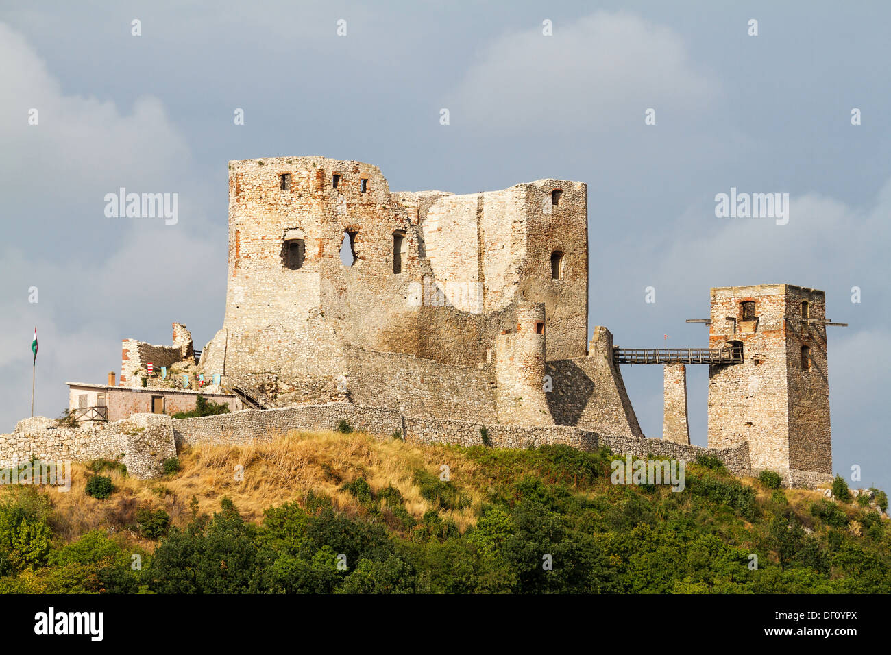 Il vecchio castello di Csesznek, Ungheria Foto Stock