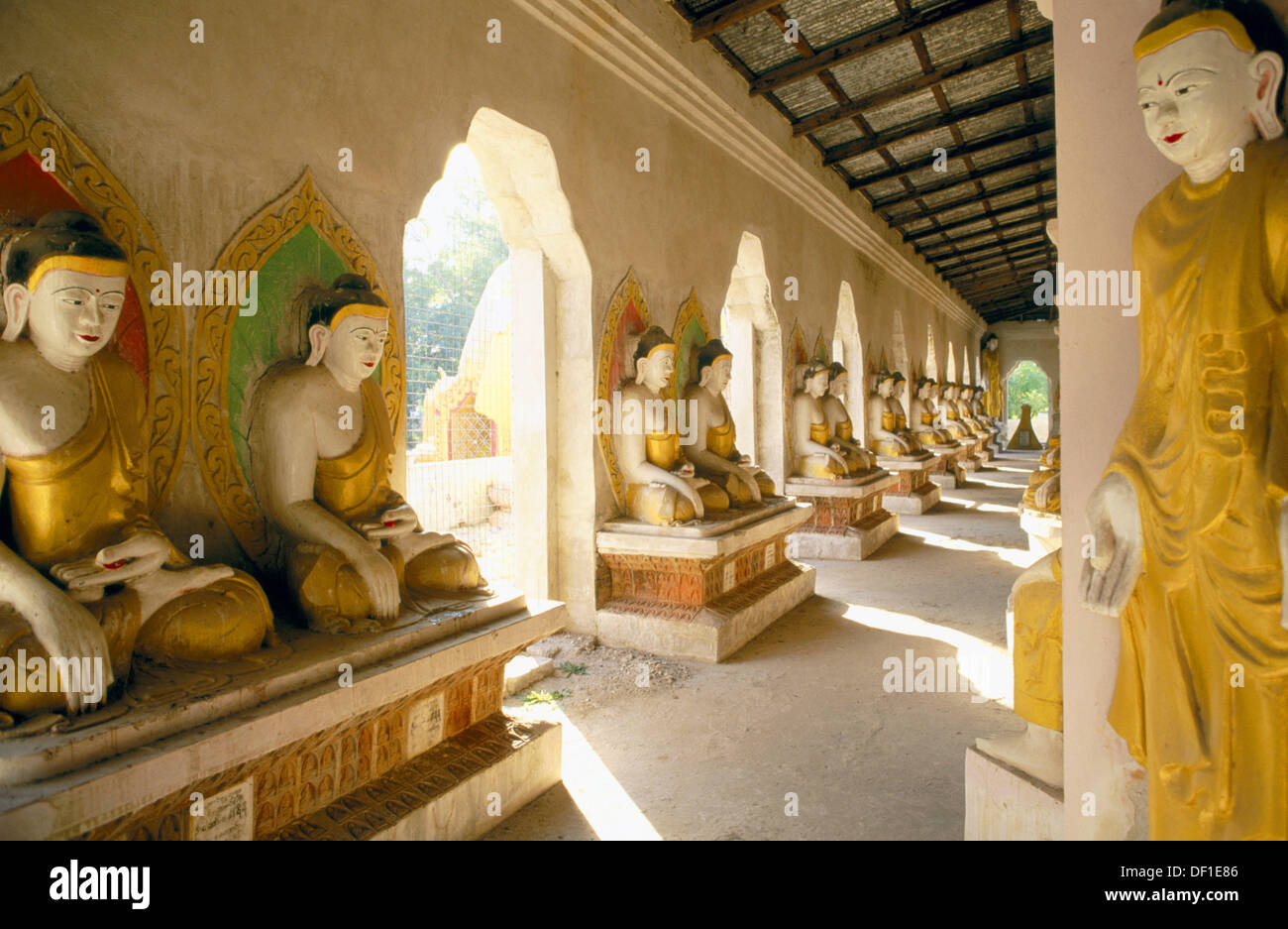 Tempio buddista. Amarapura. Mandalay. Myanmar (Birmania). Foto Stock